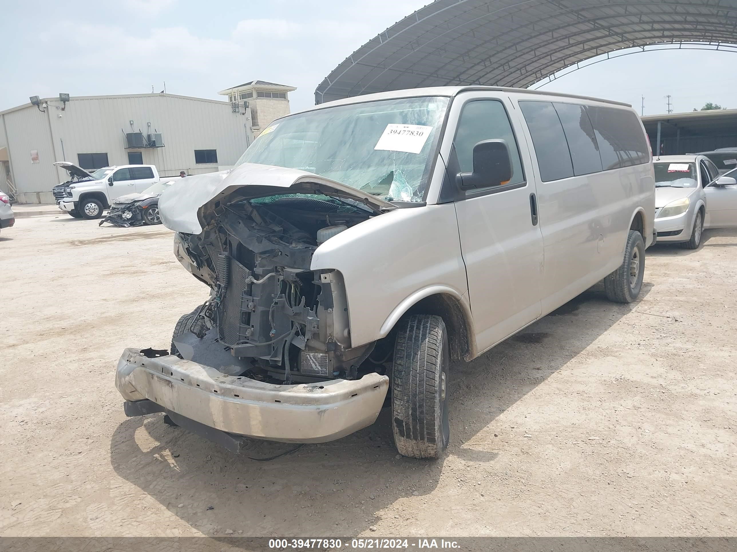 Photo 1 VIN: 1GJHG39K681211822 - GMC SAVANA 