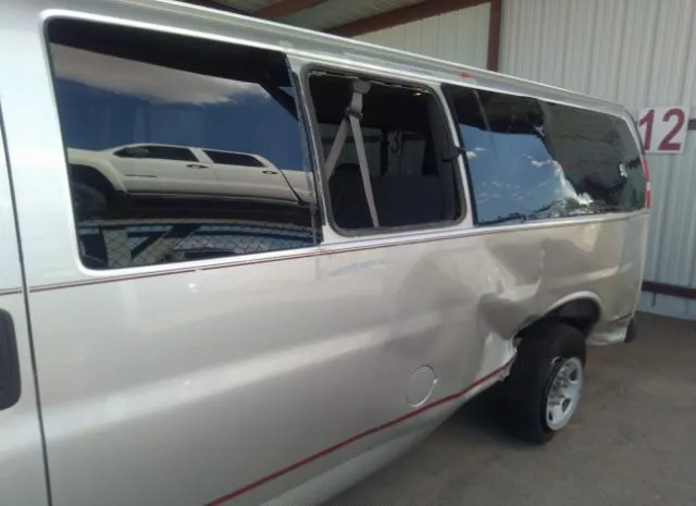 Photo 5 VIN: 1GJZ71FGXC1114446 - GMC SAVANA PASSENGER 