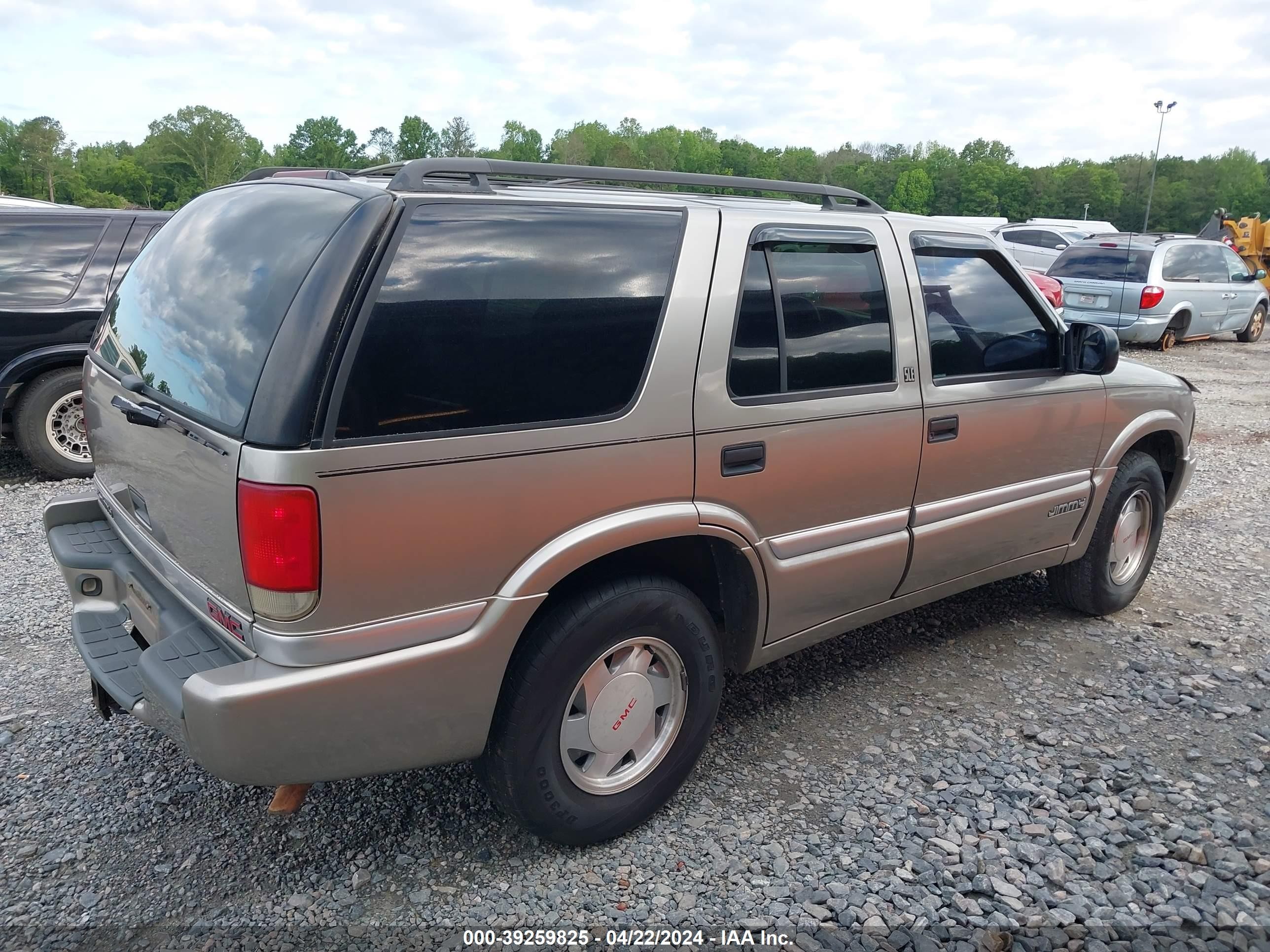 Photo 3 VIN: 1GKCS13W1Y2264295 - GMC JIMMY 