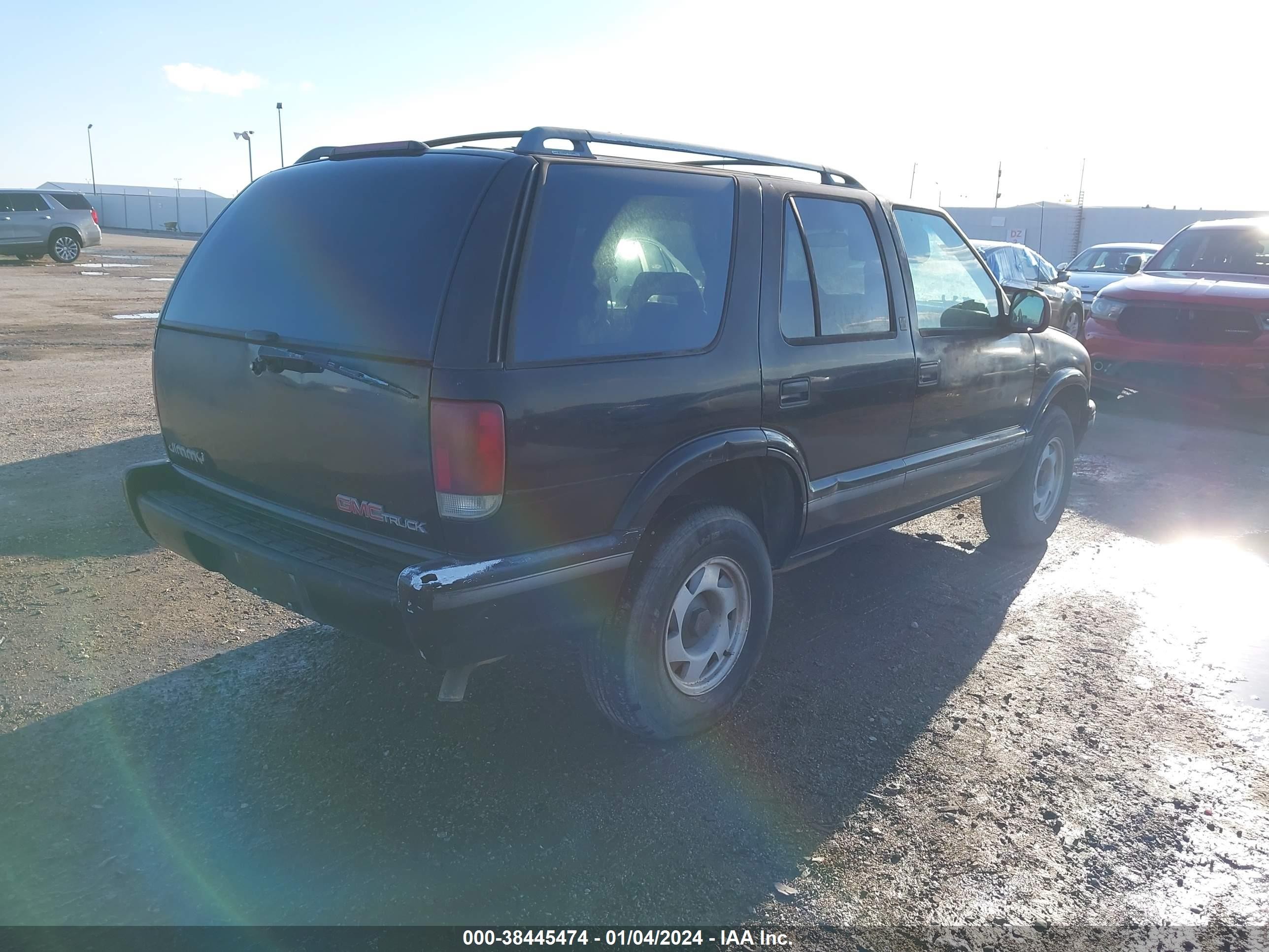 Photo 3 VIN: 1GKCS13W4T2504786 - GMC JIMMY 