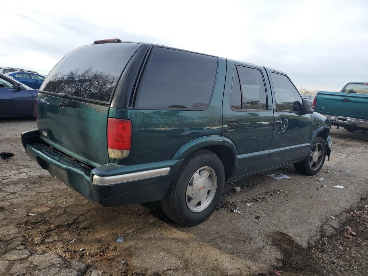 Photo 2 VIN: 1GKCS13W7T2574380 - GMC JIMMY 