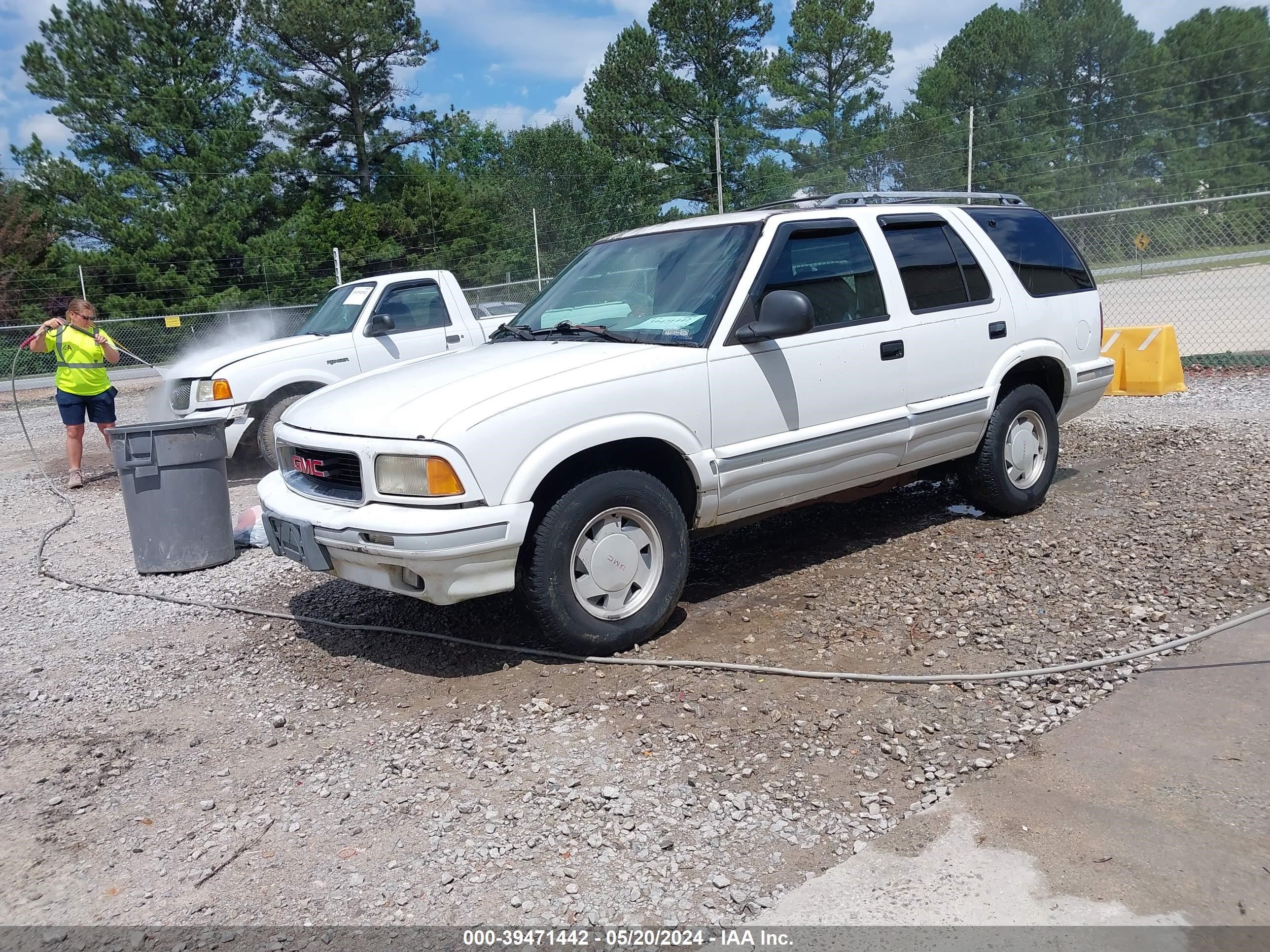 Photo 1 VIN: 1GKCS13W9T2507991 - GMC JIMMY 