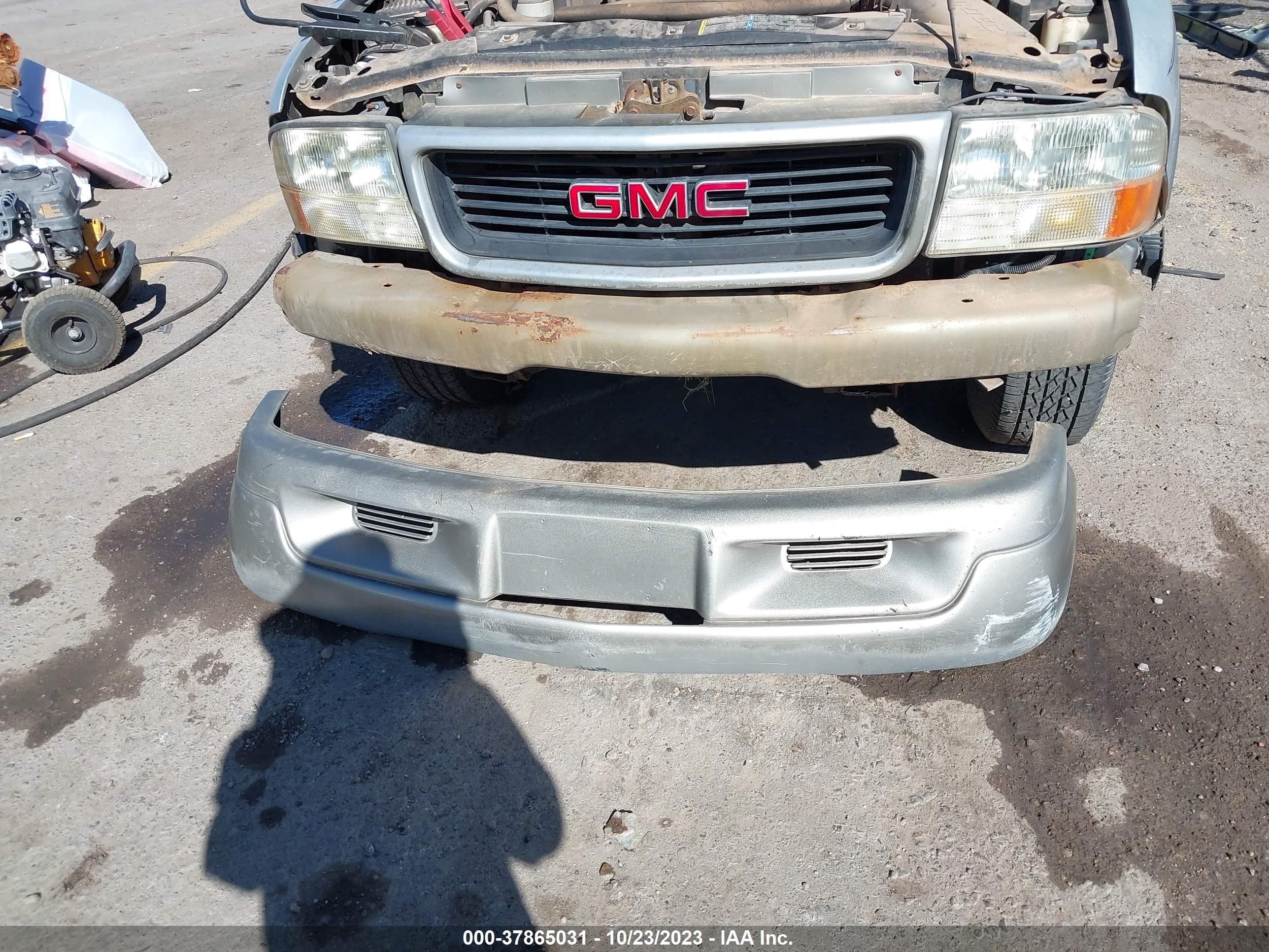 Photo 11 VIN: 1GKCS18W8YK221663 - GMC JIMMY 