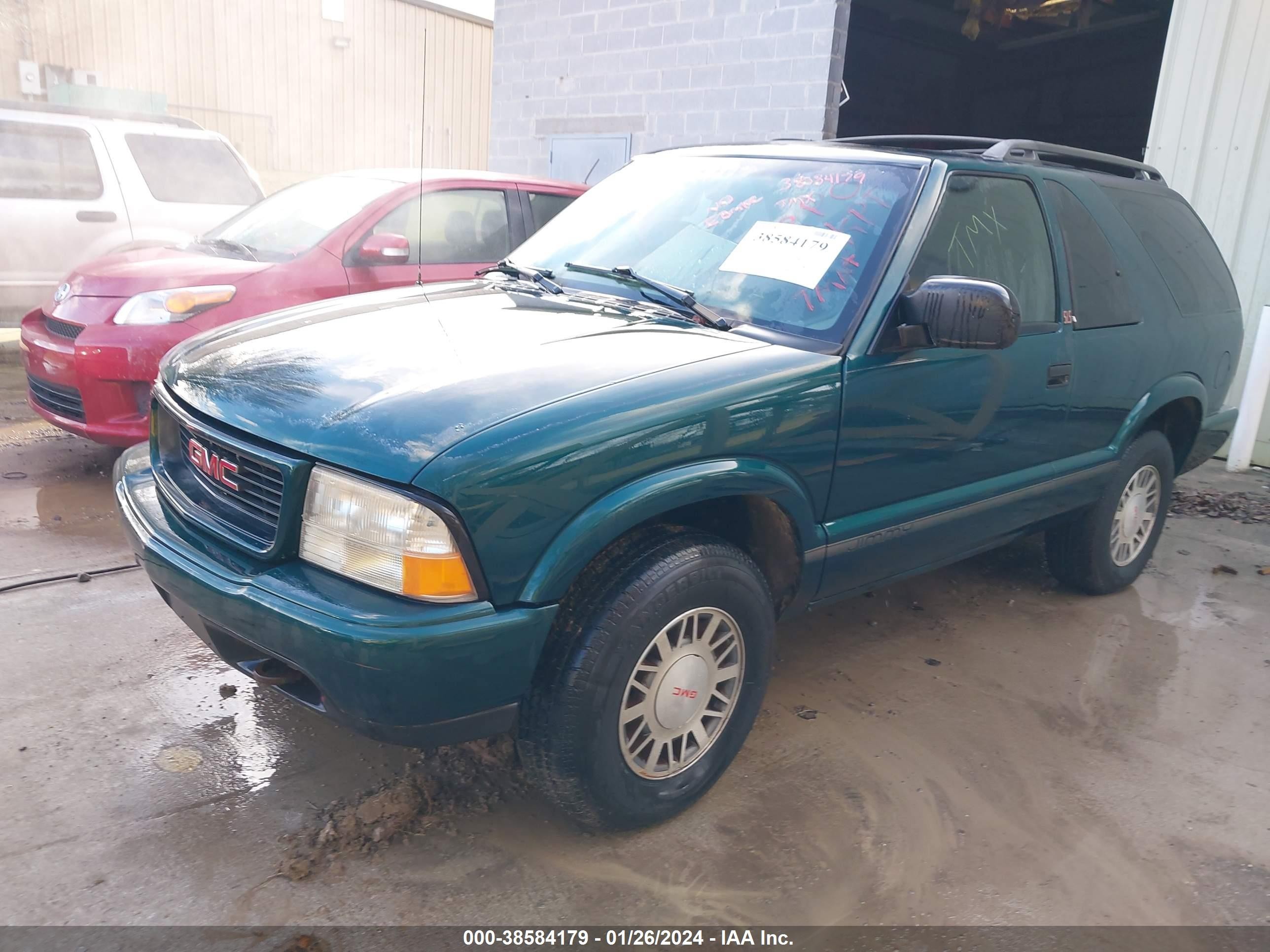 Photo 1 VIN: 1GKCT18W0WK501250 - GMC JIMMY 