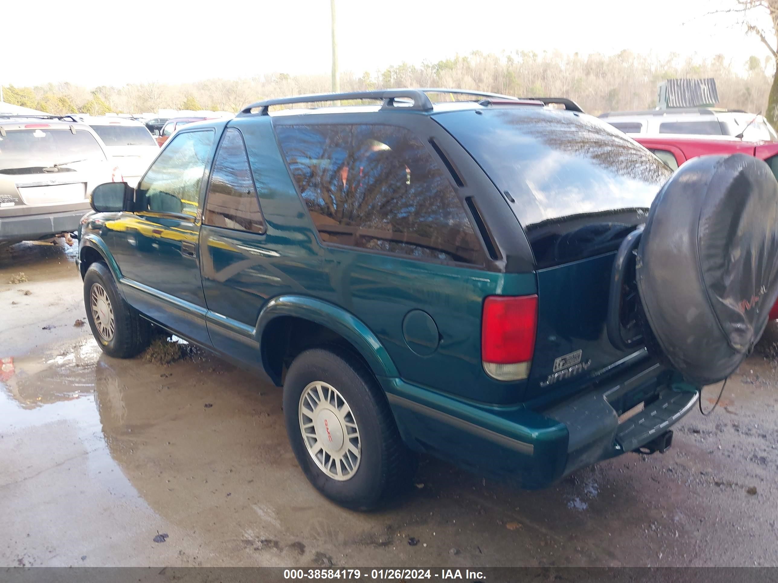 Photo 2 VIN: 1GKCT18W0WK501250 - GMC JIMMY 