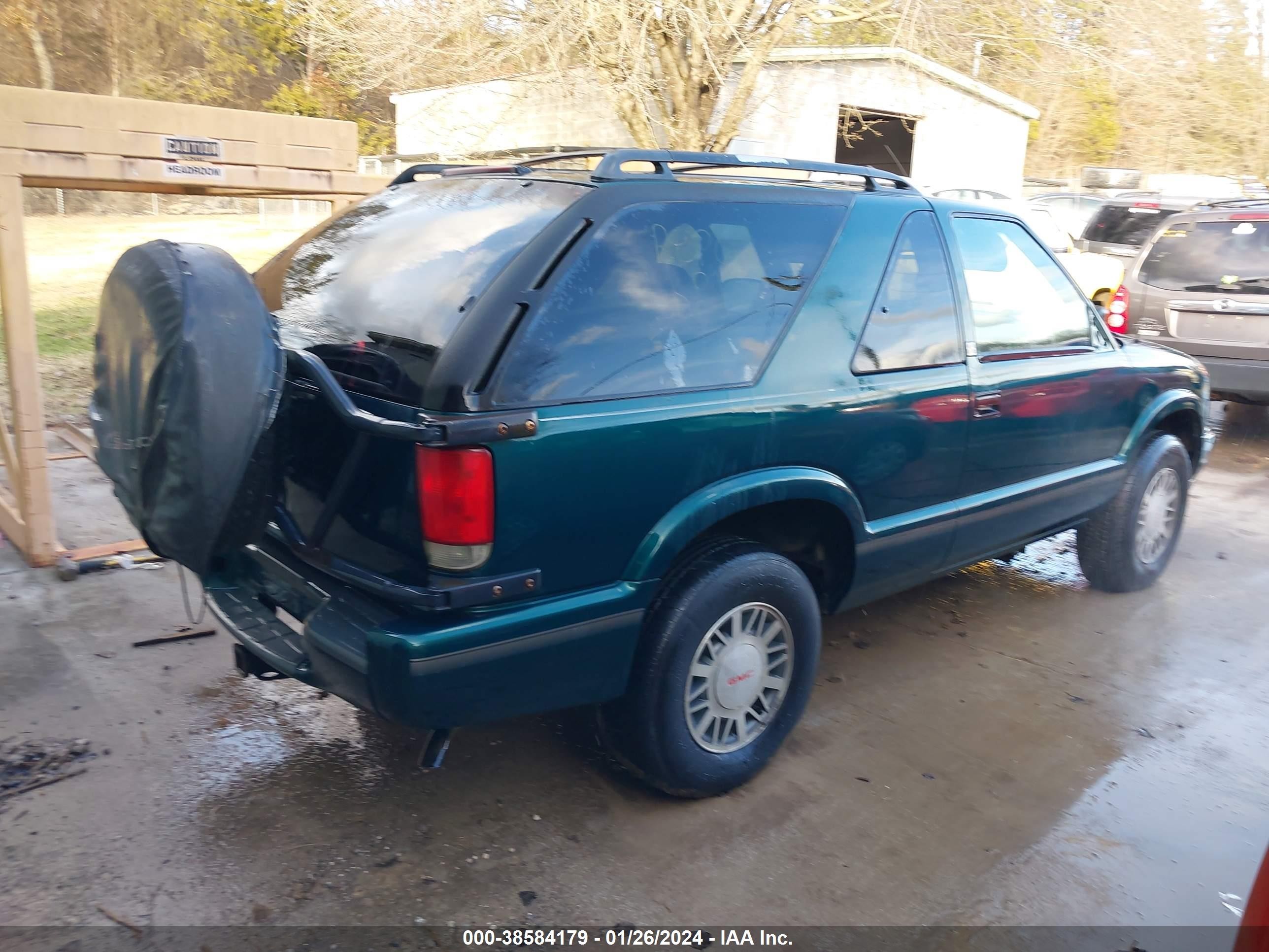 Photo 3 VIN: 1GKCT18W0WK501250 - GMC JIMMY 