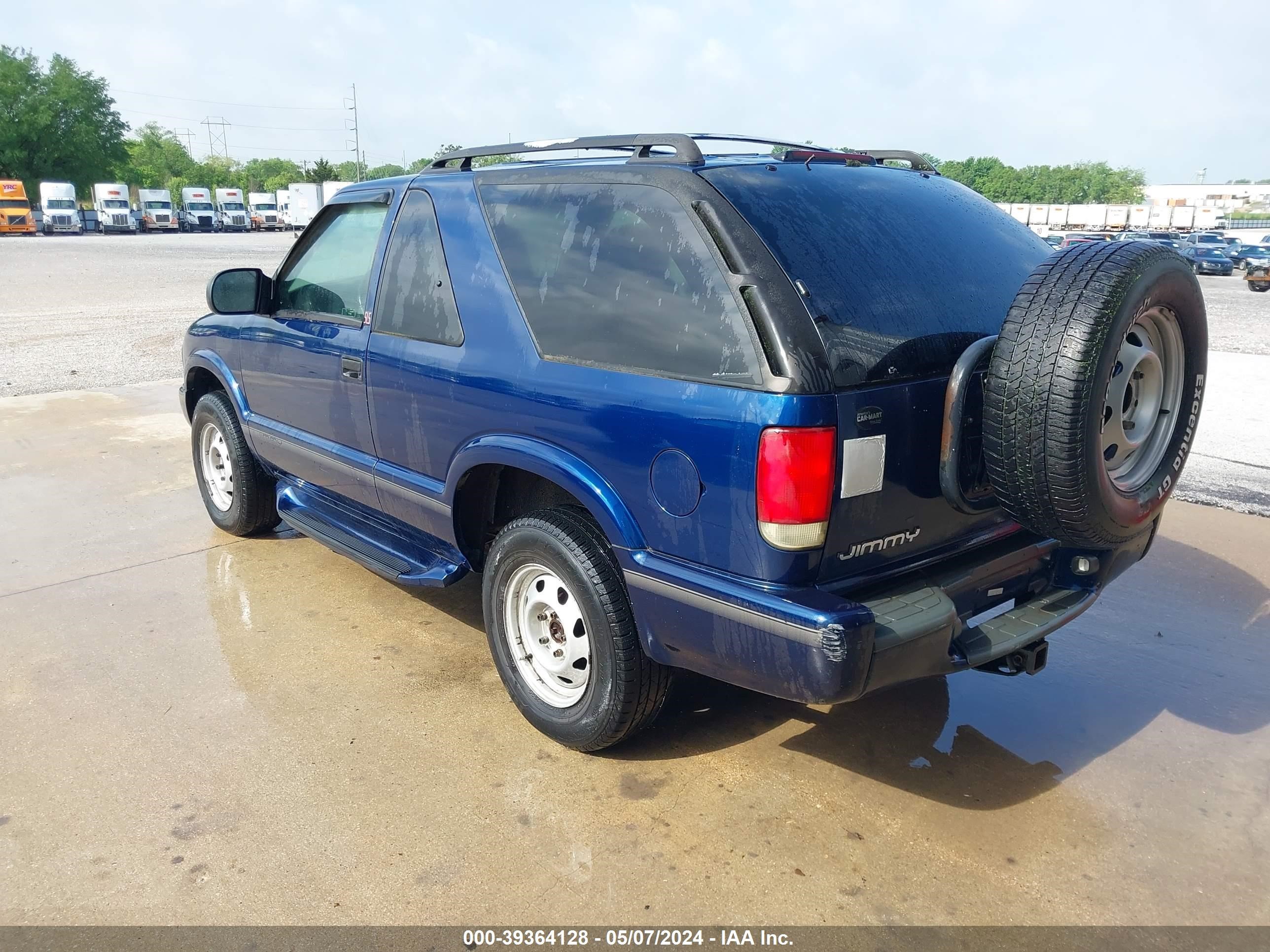 Photo 2 VIN: 1GKCT18W0XK520057 - GMC JIMMY 