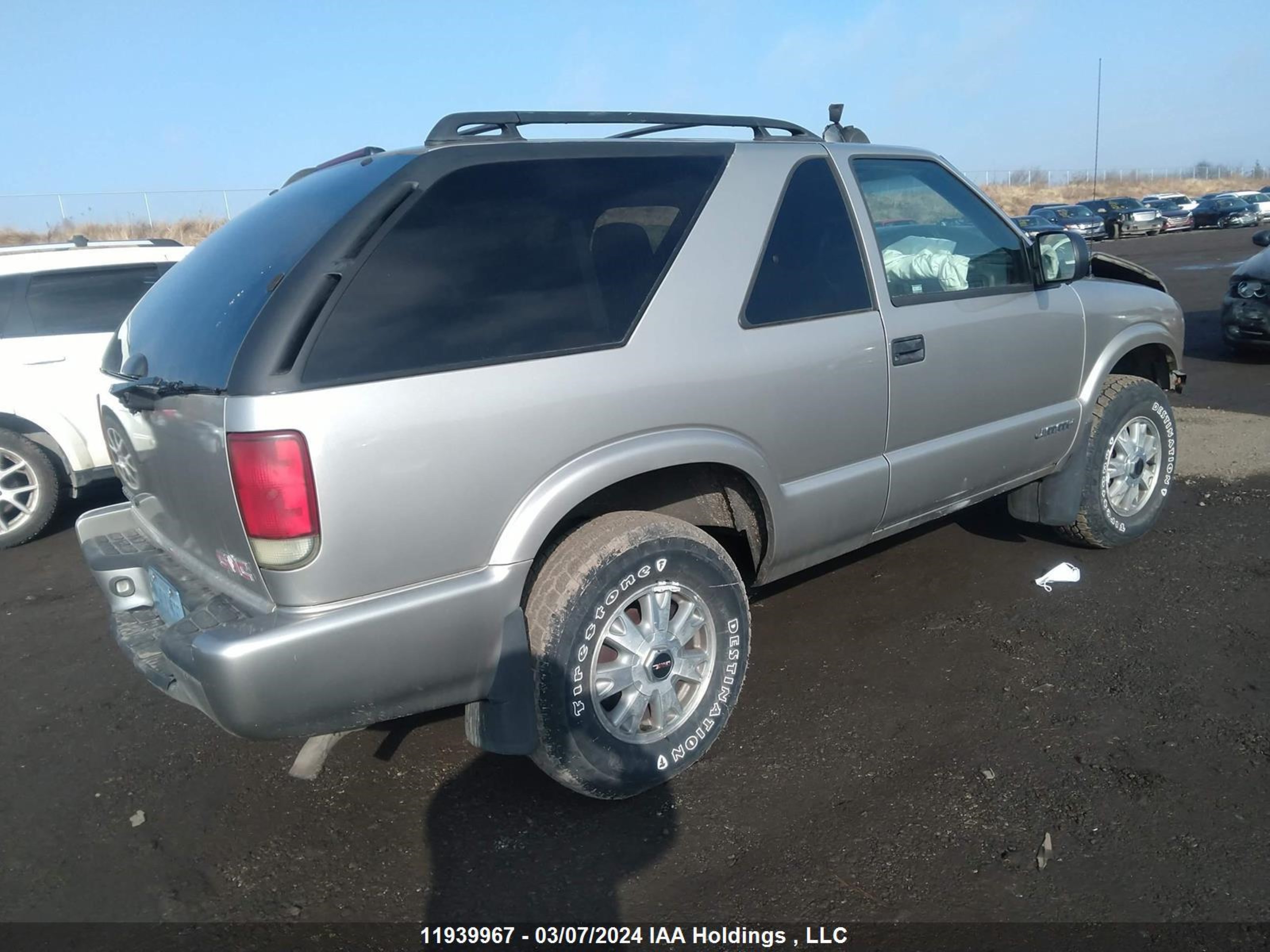 Photo 3 VIN: 1GKCT18X45K118368 - GMC JIMMY 