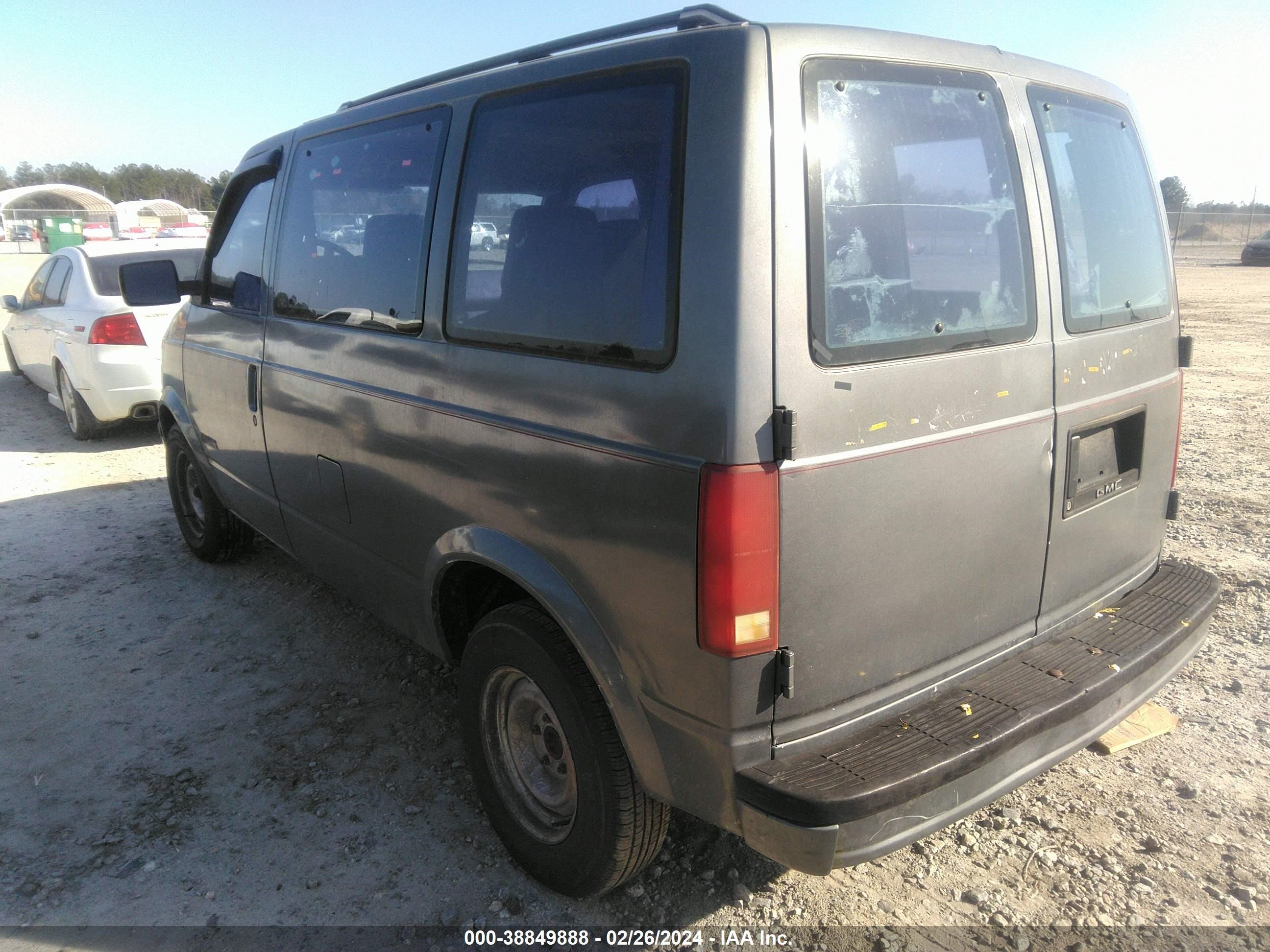 Photo 2 VIN: 1GKDM15Z9HB511391 - GMC SAFARI 