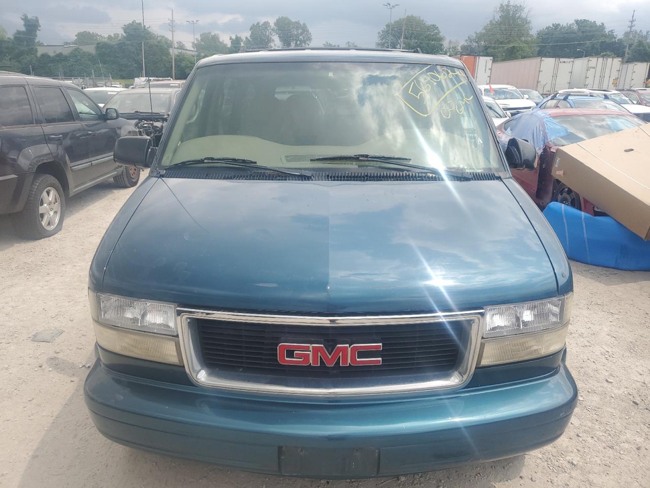 Photo 4 VIN: 1GKDM19W5YB525143 - GMC SAFARI 