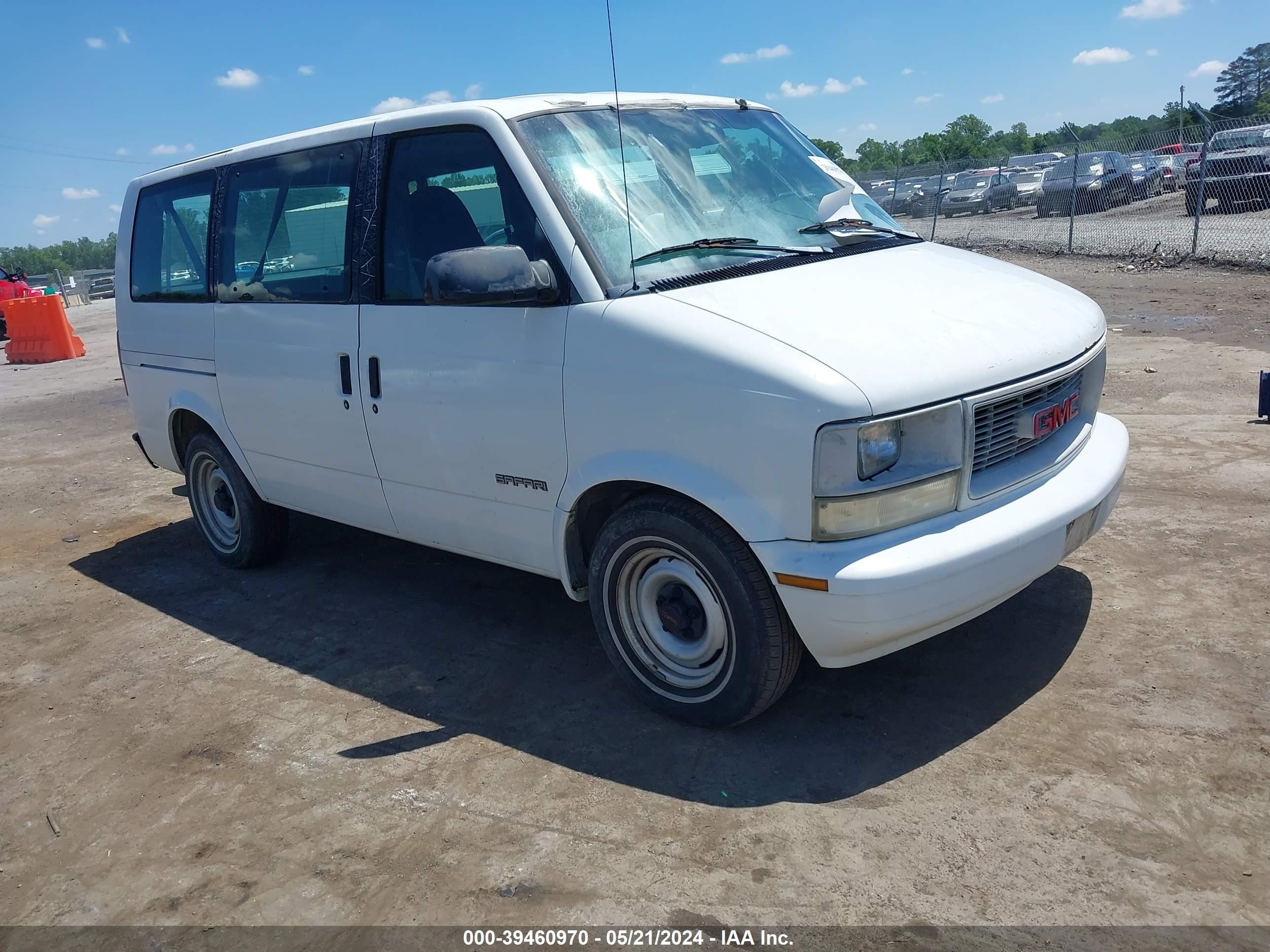 Photo 0 VIN: 1GKDM19W6YB528973 - GMC SAFARI 