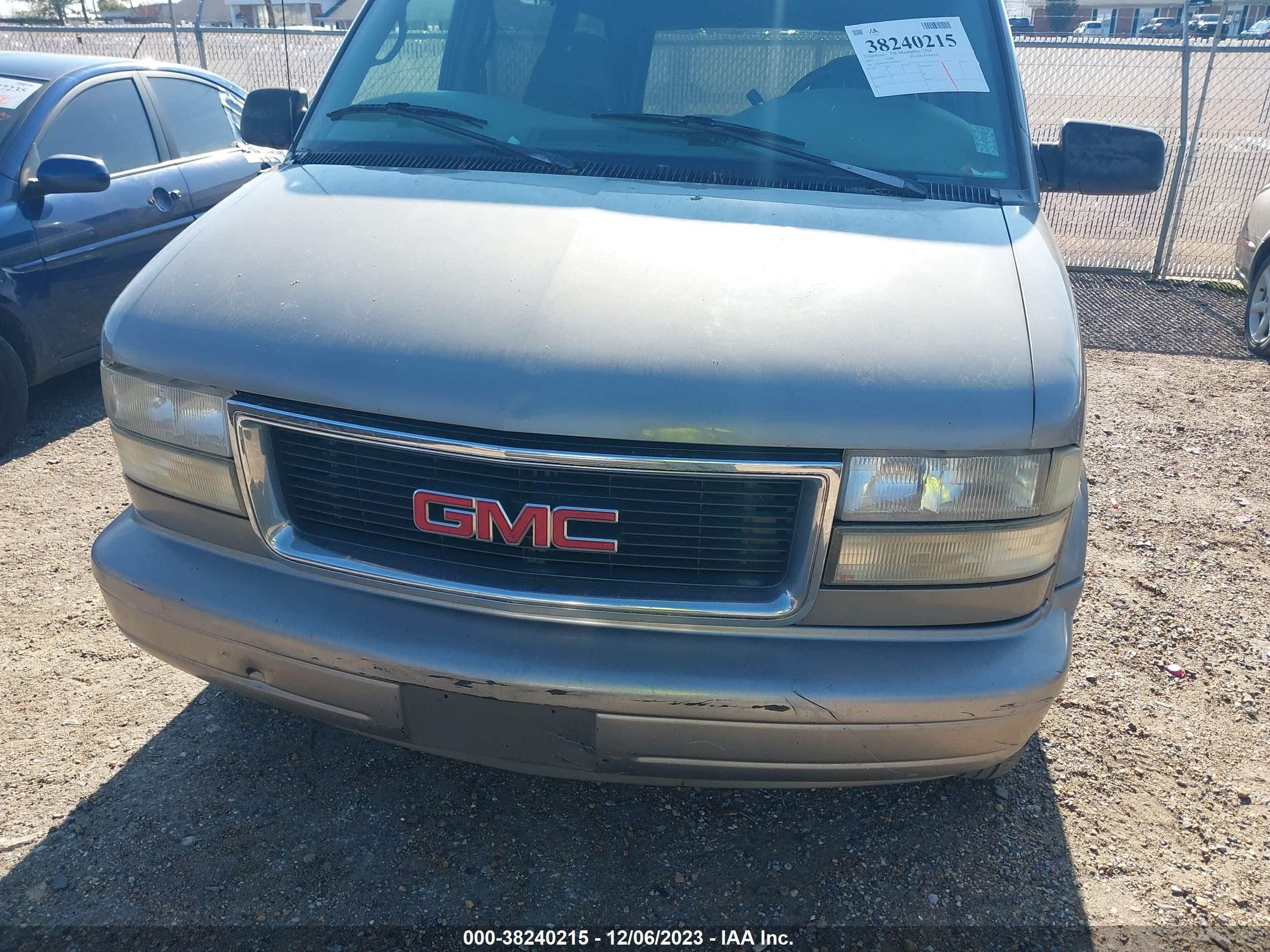 Photo 5 VIN: 1GKDM19W71B509919 - GMC SAFARI 