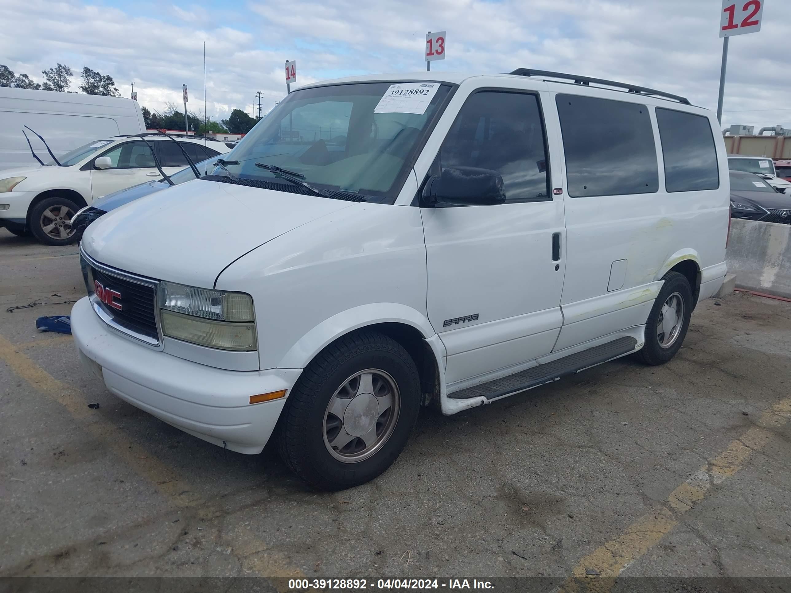 Photo 1 VIN: 1GKDM19X92B508152 - GMC SAFARI 