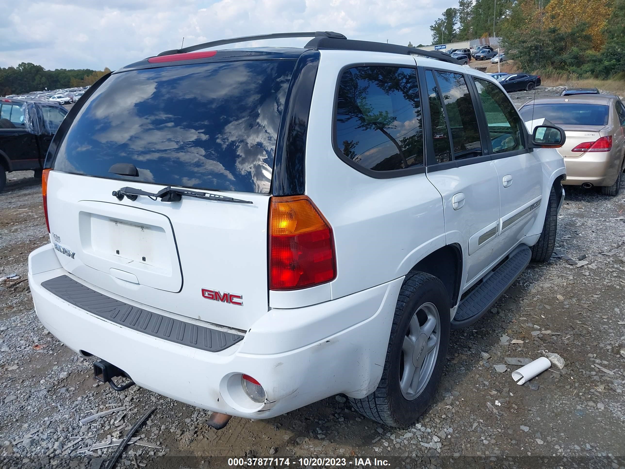 Photo 3 VIN: 1GKDS13S032143929 - GMC ENVOY 