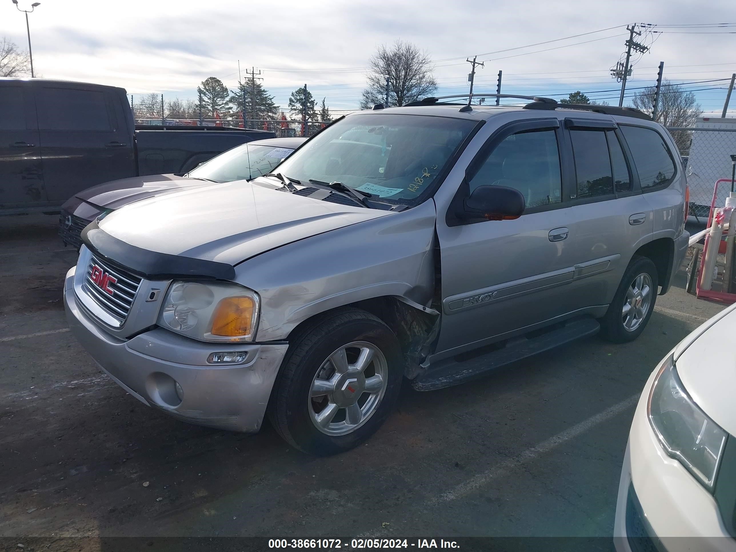 Photo 1 VIN: 1GKDS13S052244357 - GMC ENVOY 