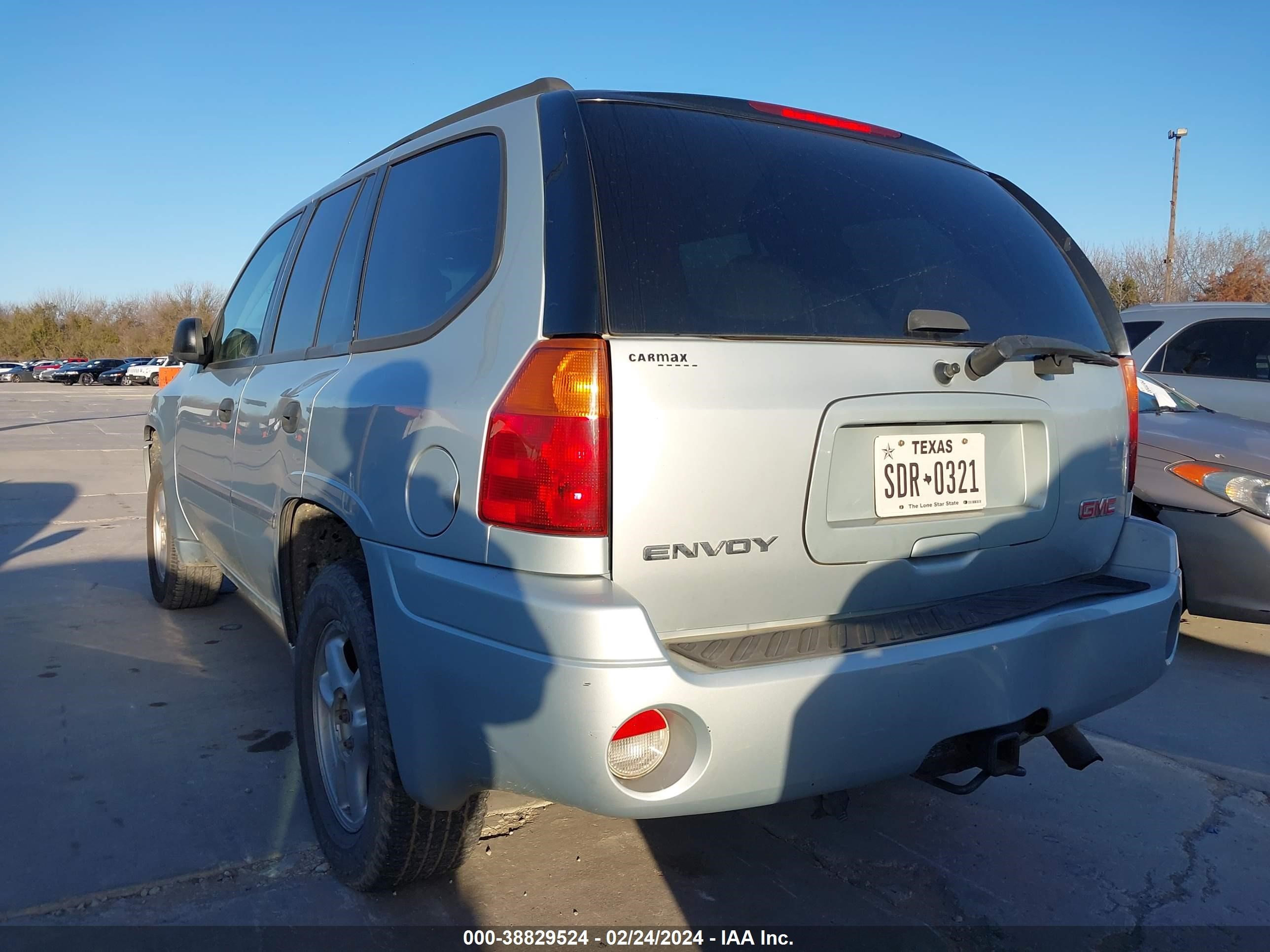 Photo 2 VIN: 1GKDS13S172242720 - GMC ENVOY 