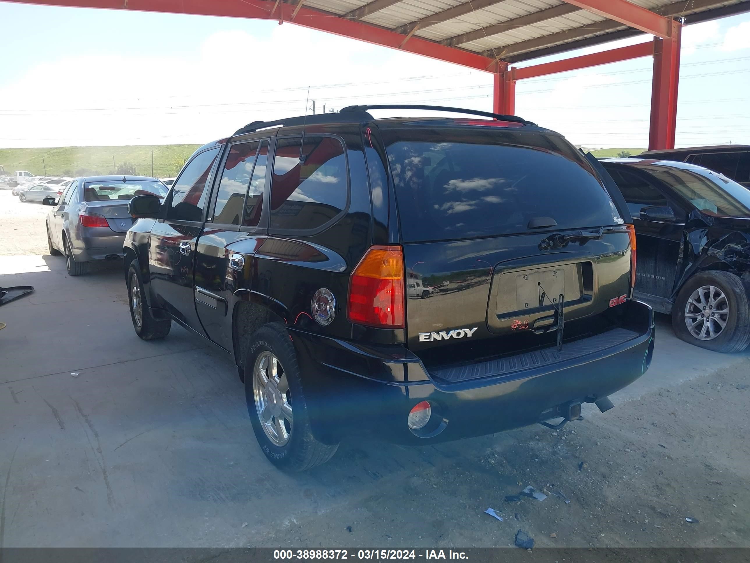 Photo 2 VIN: 1GKDS13S222297220 - GMC ENVOY 