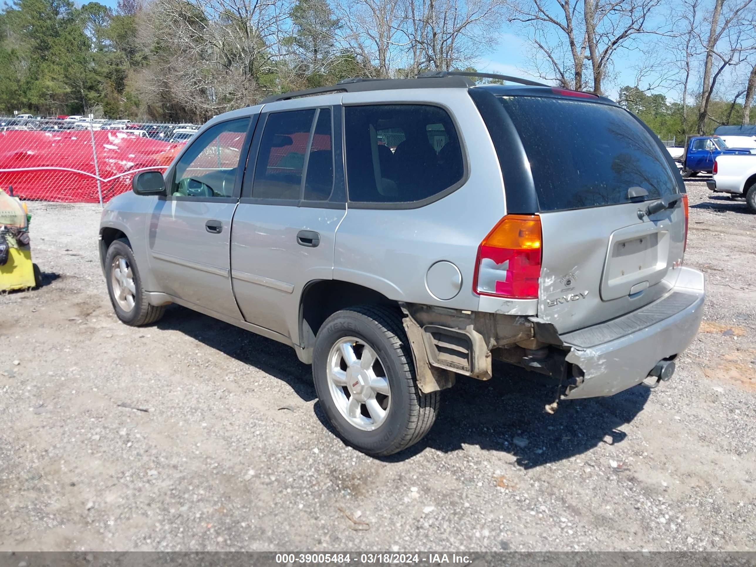 Photo 2 VIN: 1GKDS13S272102093 - GMC ENVOY 