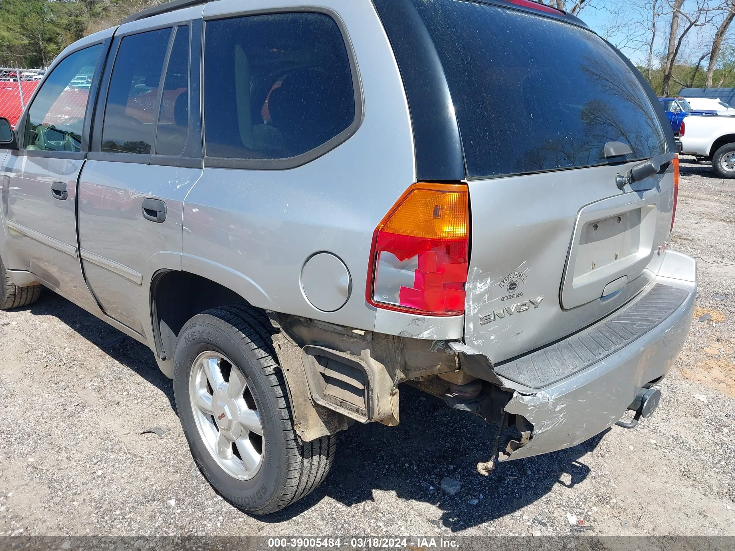 Photo 5 VIN: 1GKDS13S272102093 - GMC ENVOY 