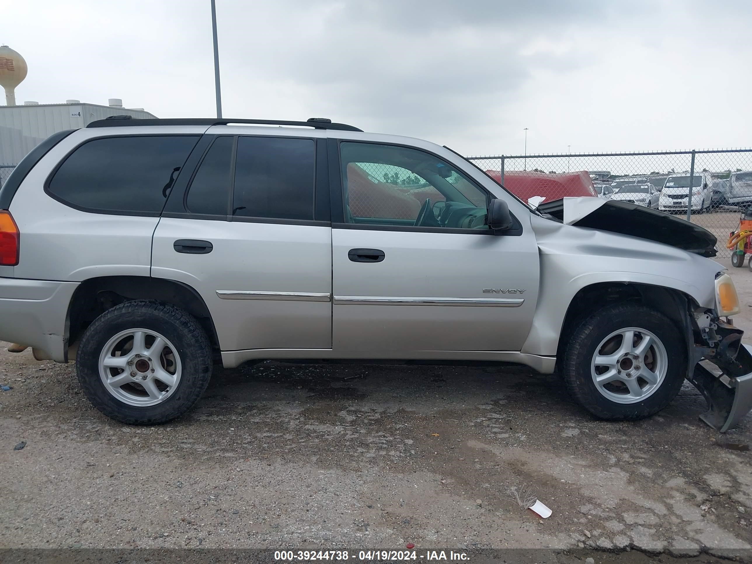 Photo 13 VIN: 1GKDS13S362237985 - GMC ENVOY 