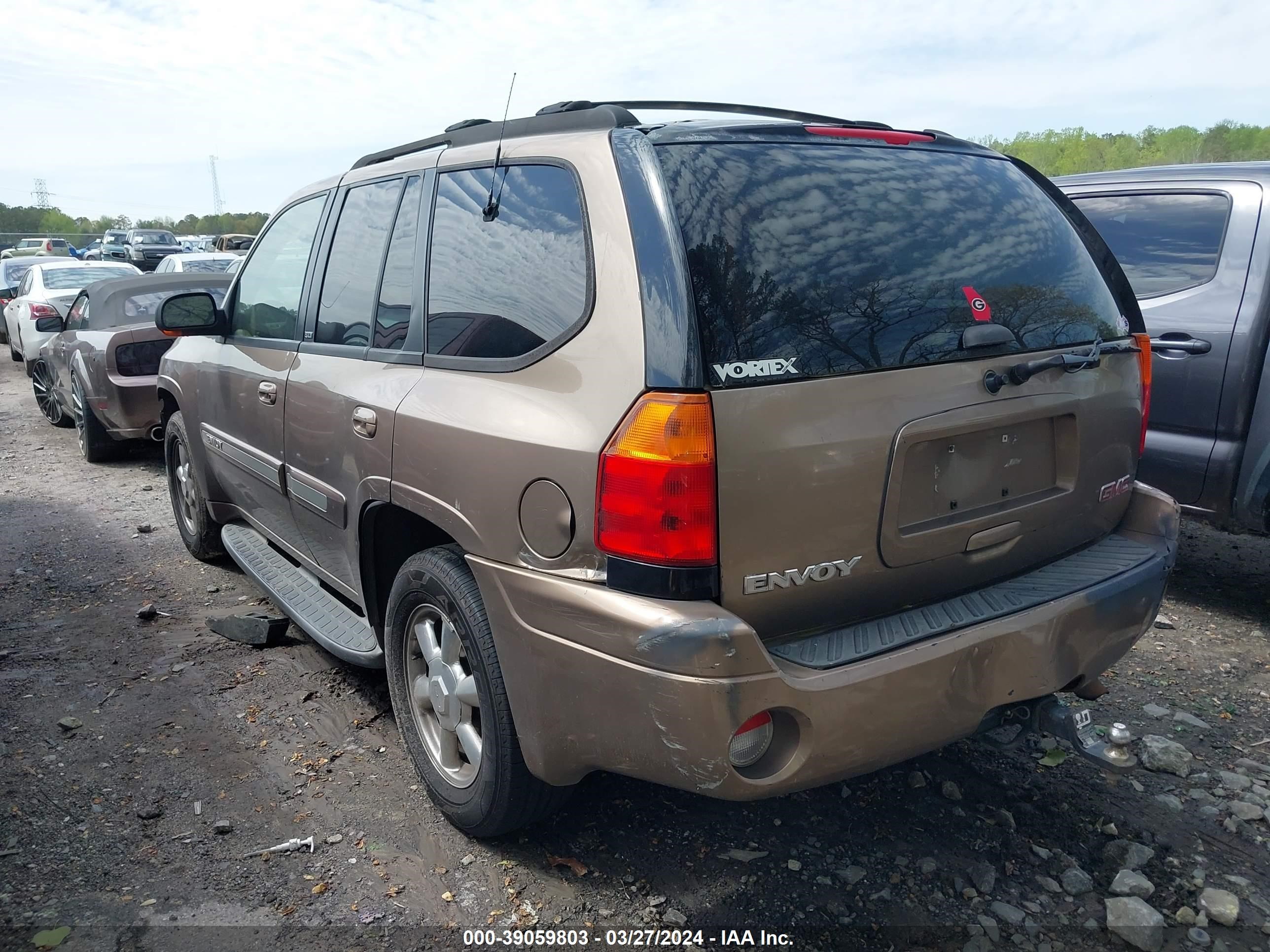 Photo 2 VIN: 1GKDS13S532310592 - GMC ENVOY 