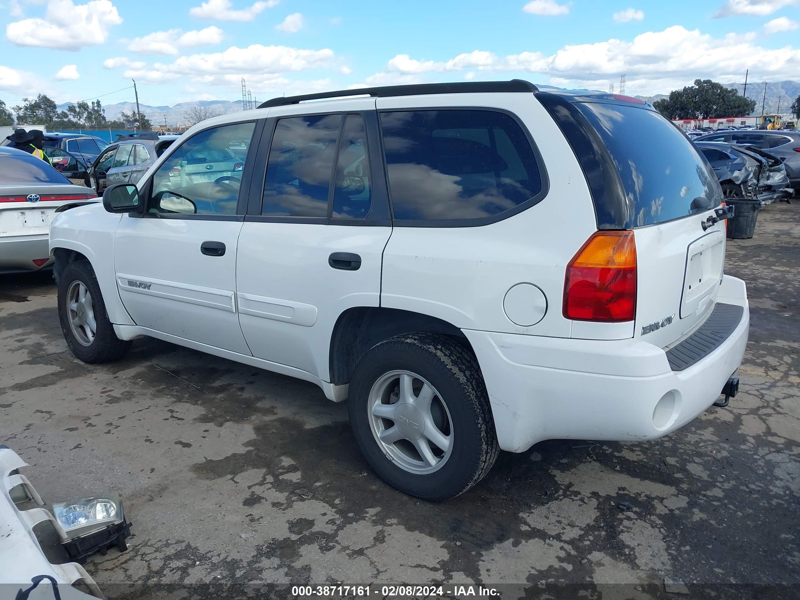 Photo 2 VIN: 1GKDS13S742174564 - GMC ENVOY 