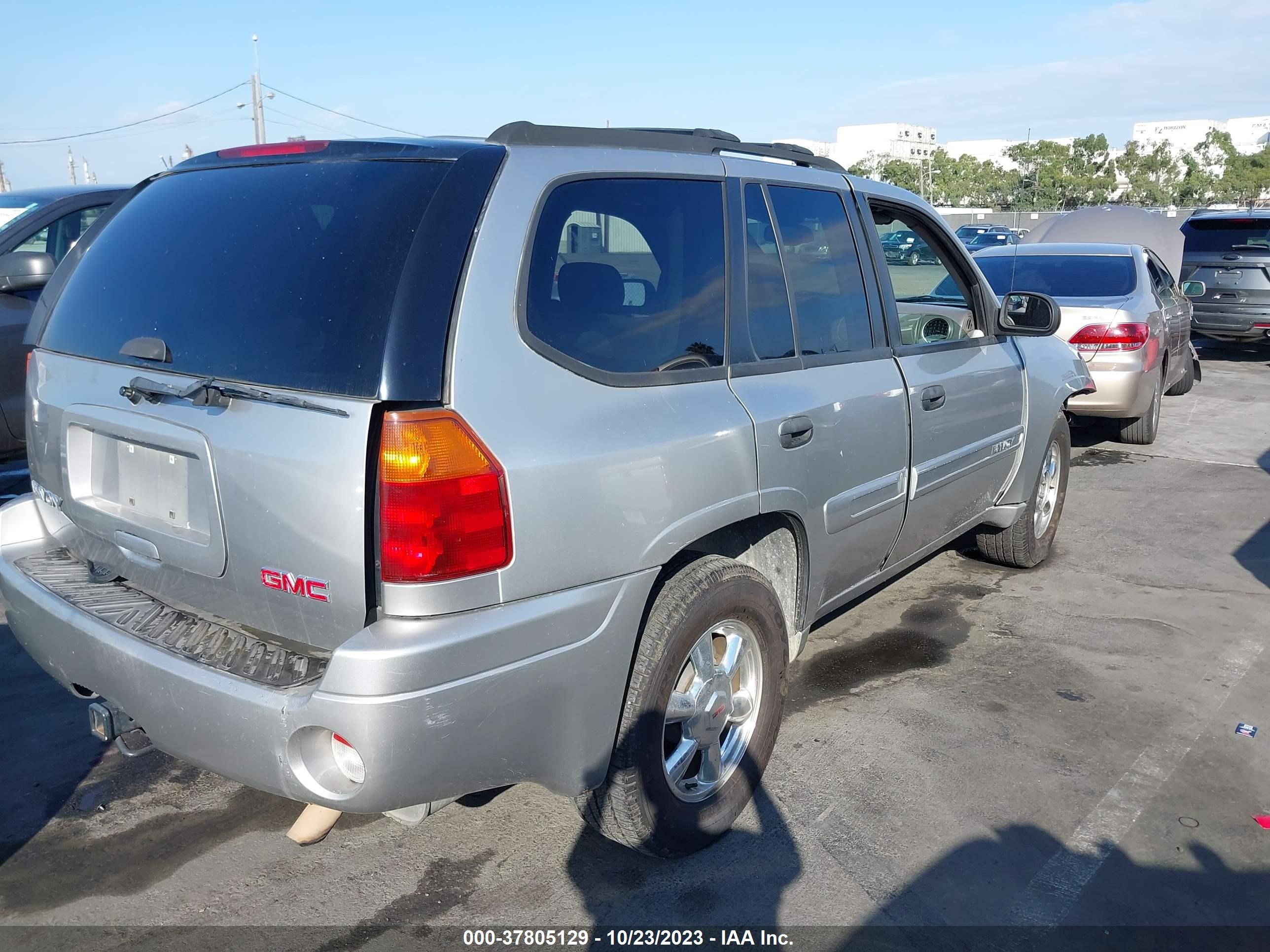 Photo 3 VIN: 1GKDS13S742360203 - GMC ENVOY 