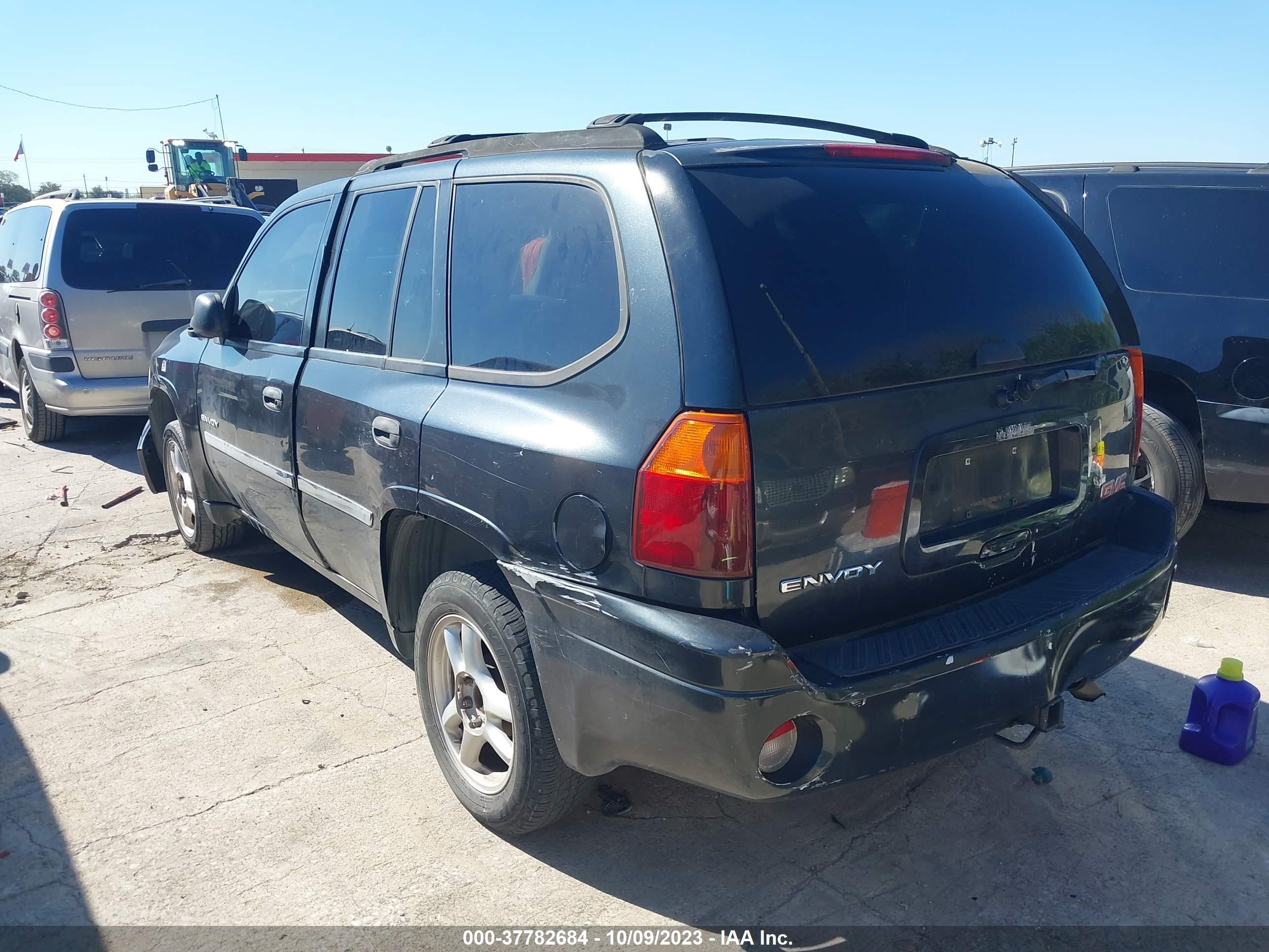 Photo 2 VIN: 1GKDS13S762129837 - GMC ENVOY 