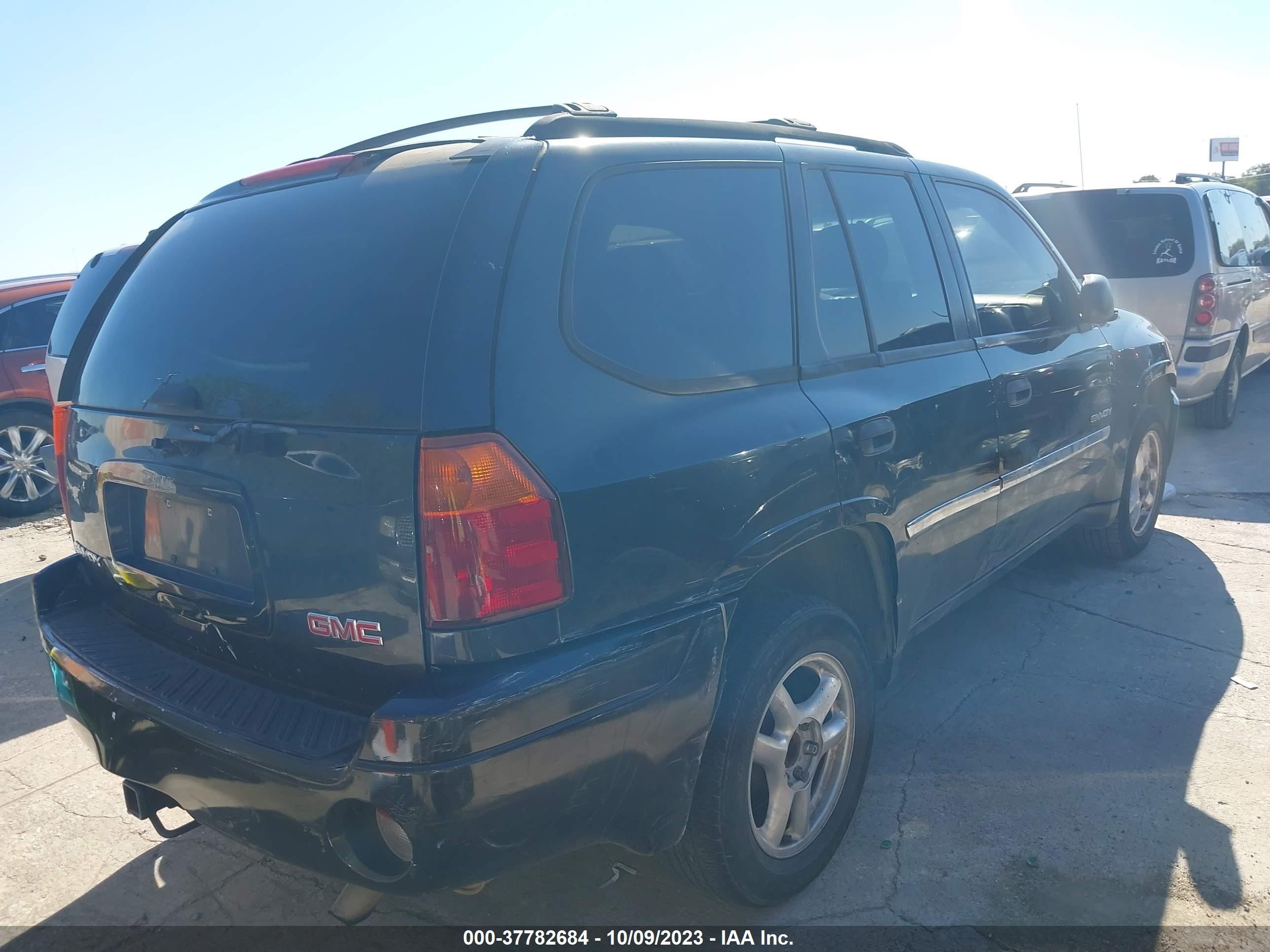 Photo 3 VIN: 1GKDS13S762129837 - GMC ENVOY 