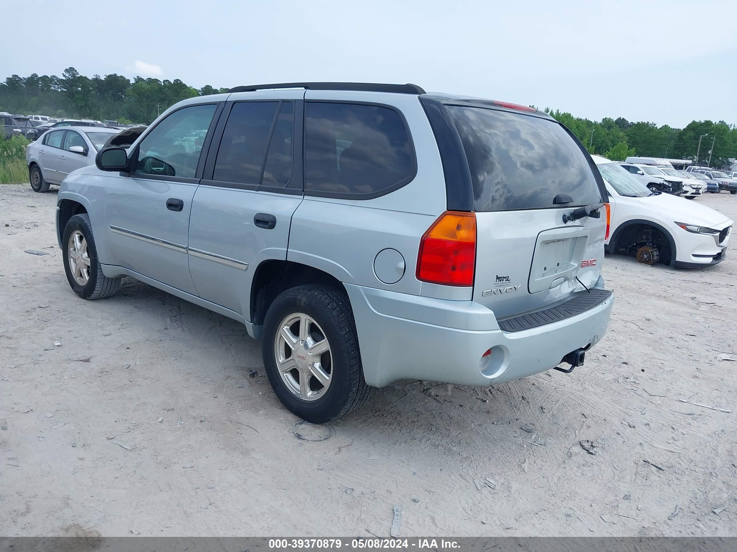 Photo 2 VIN: 1GKDS13S782186283 - GMC ENVOY 