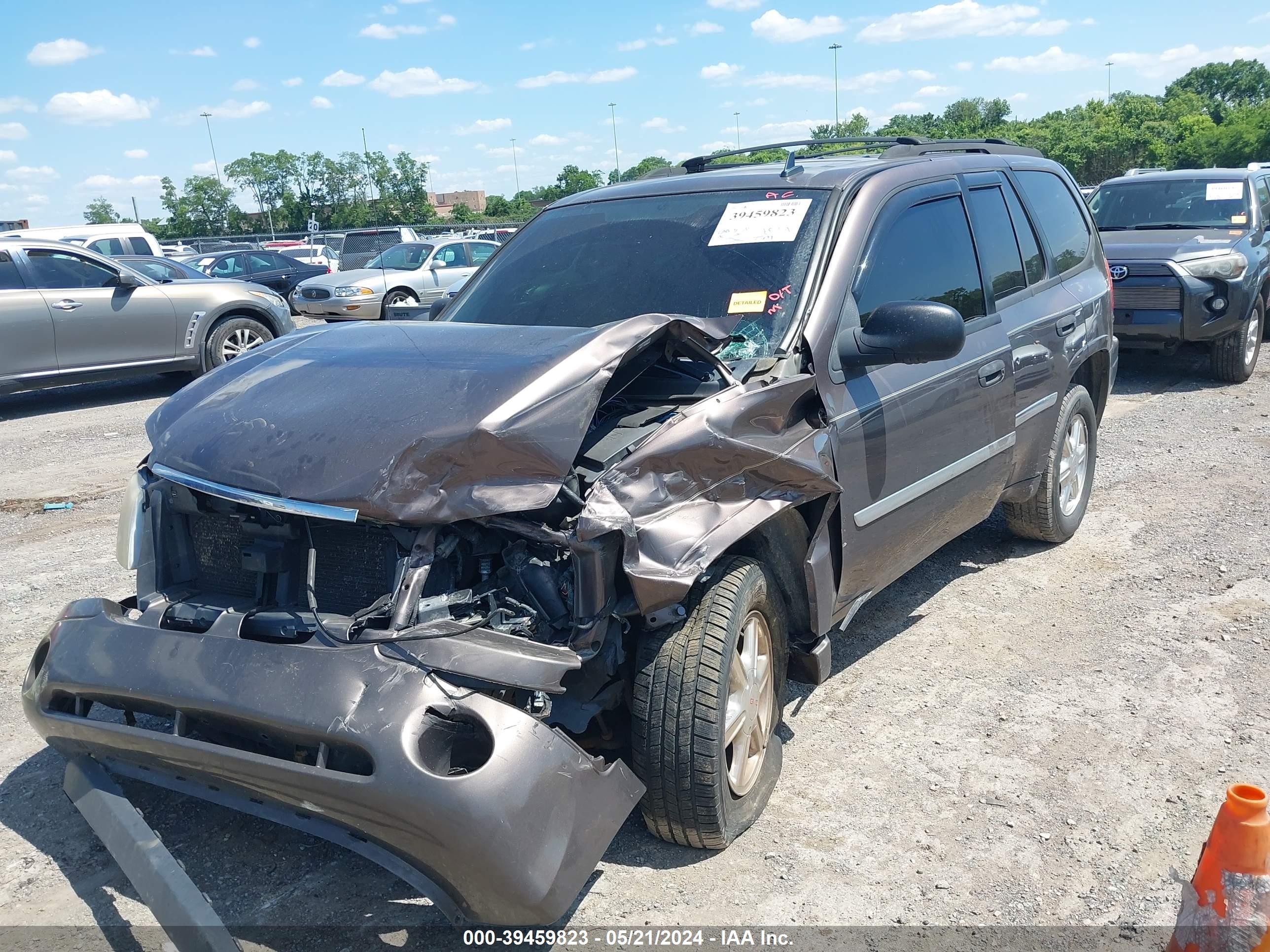 Photo 1 VIN: 1GKDS13S882183120 - GMC ENVOY 