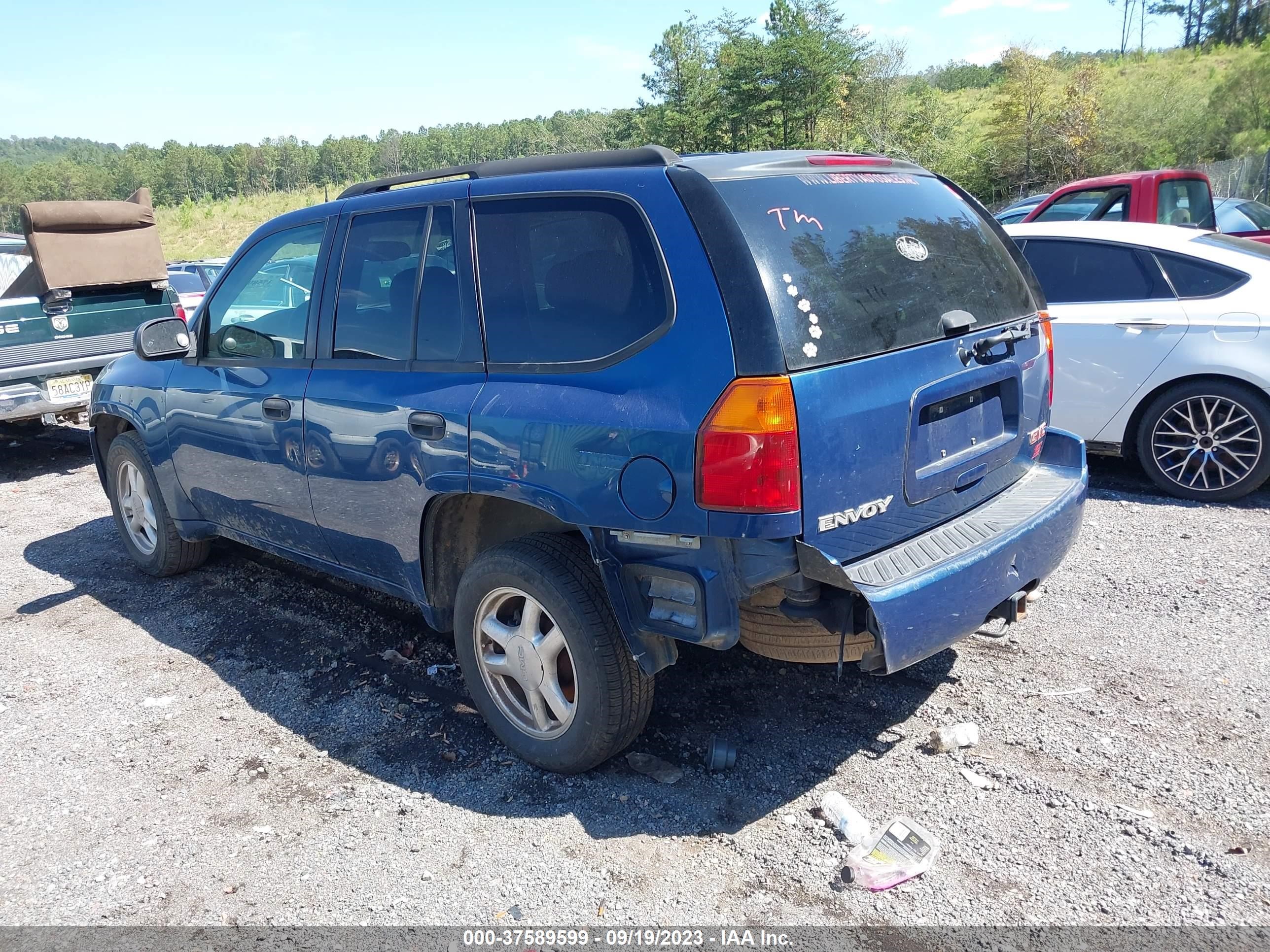 Photo 2 VIN: 1GKDS13S952369065 - GMC ENVOY 