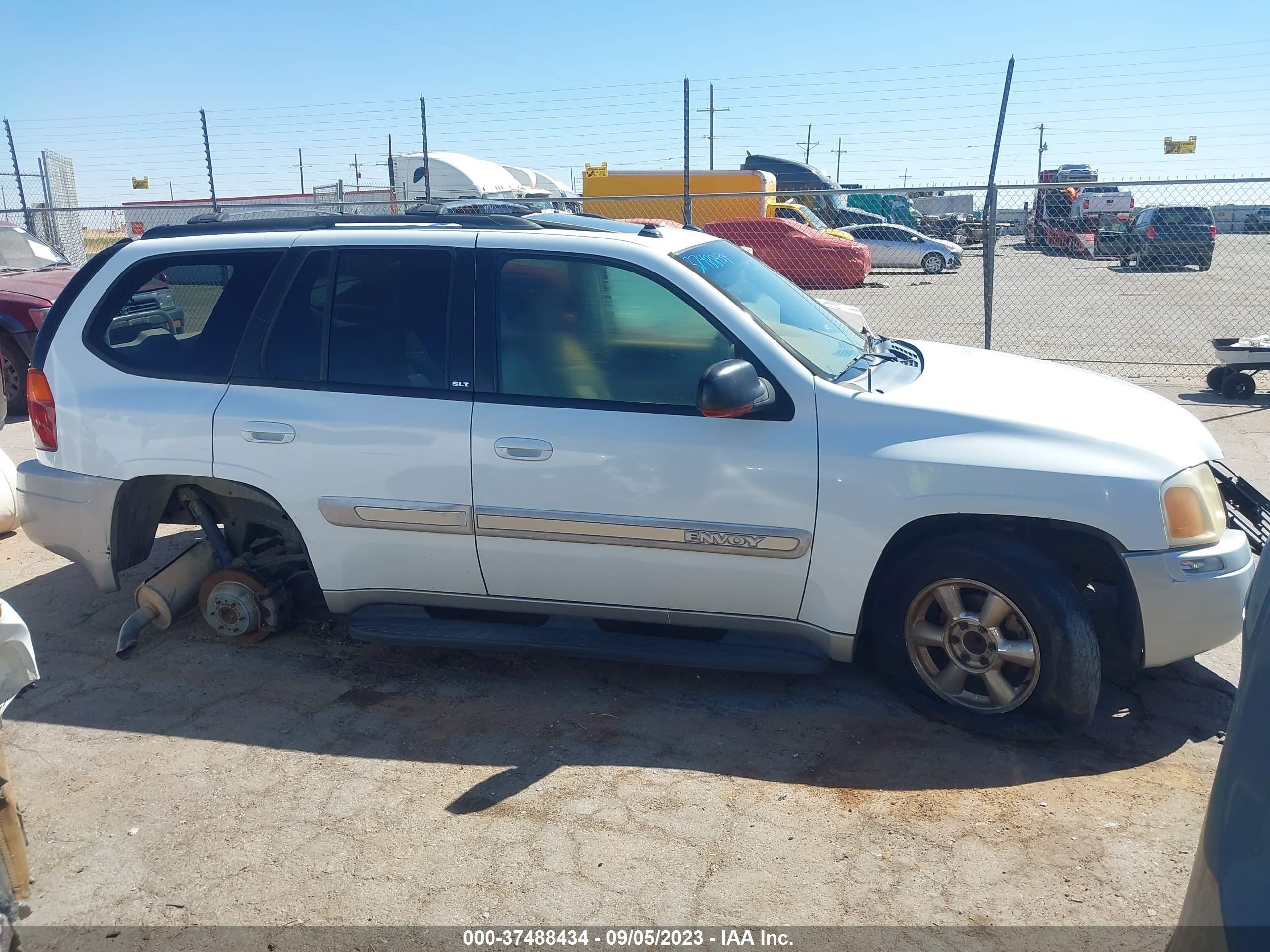 Photo 11 VIN: 1GKDS13SX42162053 - GMC ENVOY 