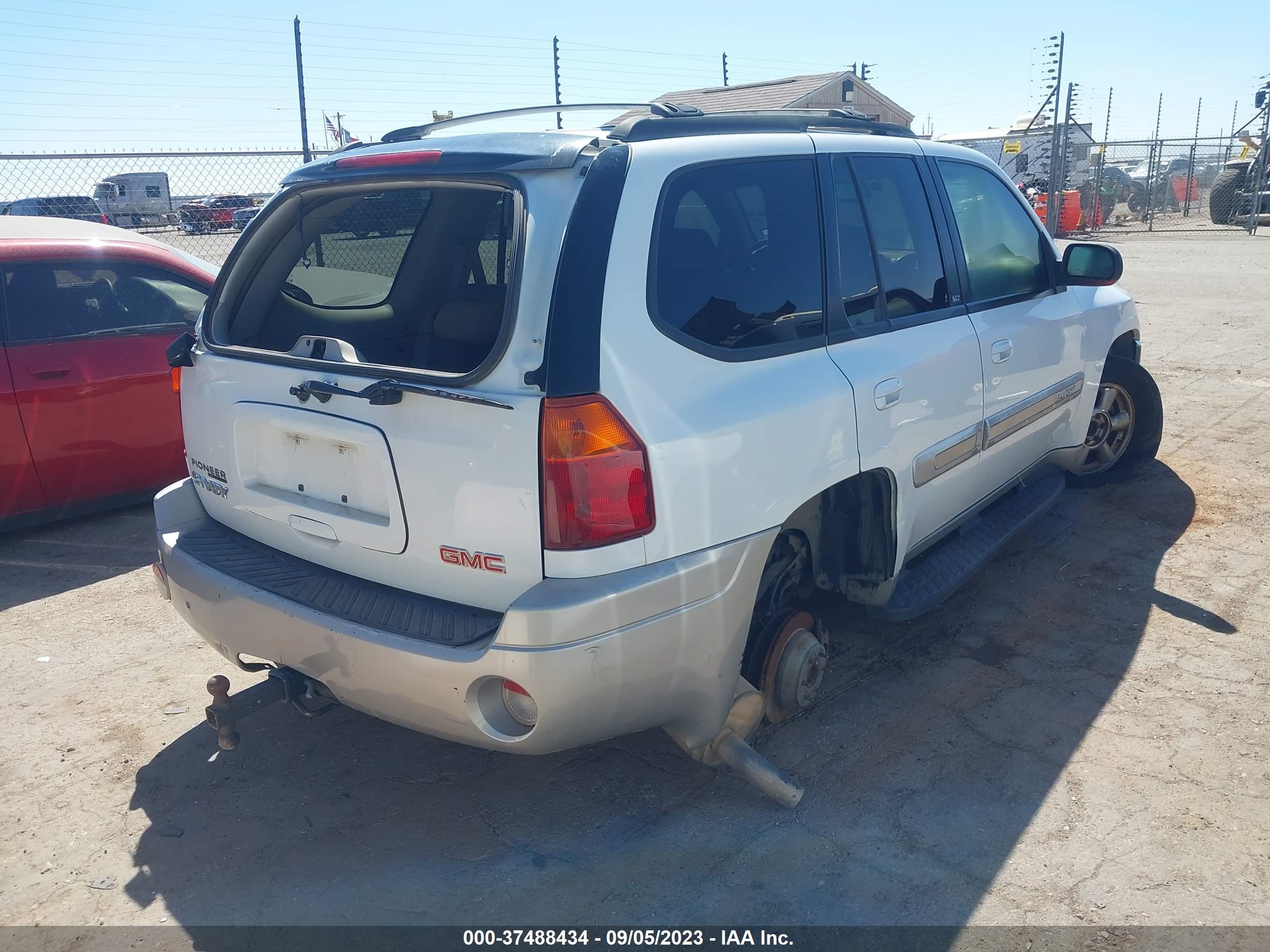 Photo 3 VIN: 1GKDS13SX42162053 - GMC ENVOY 