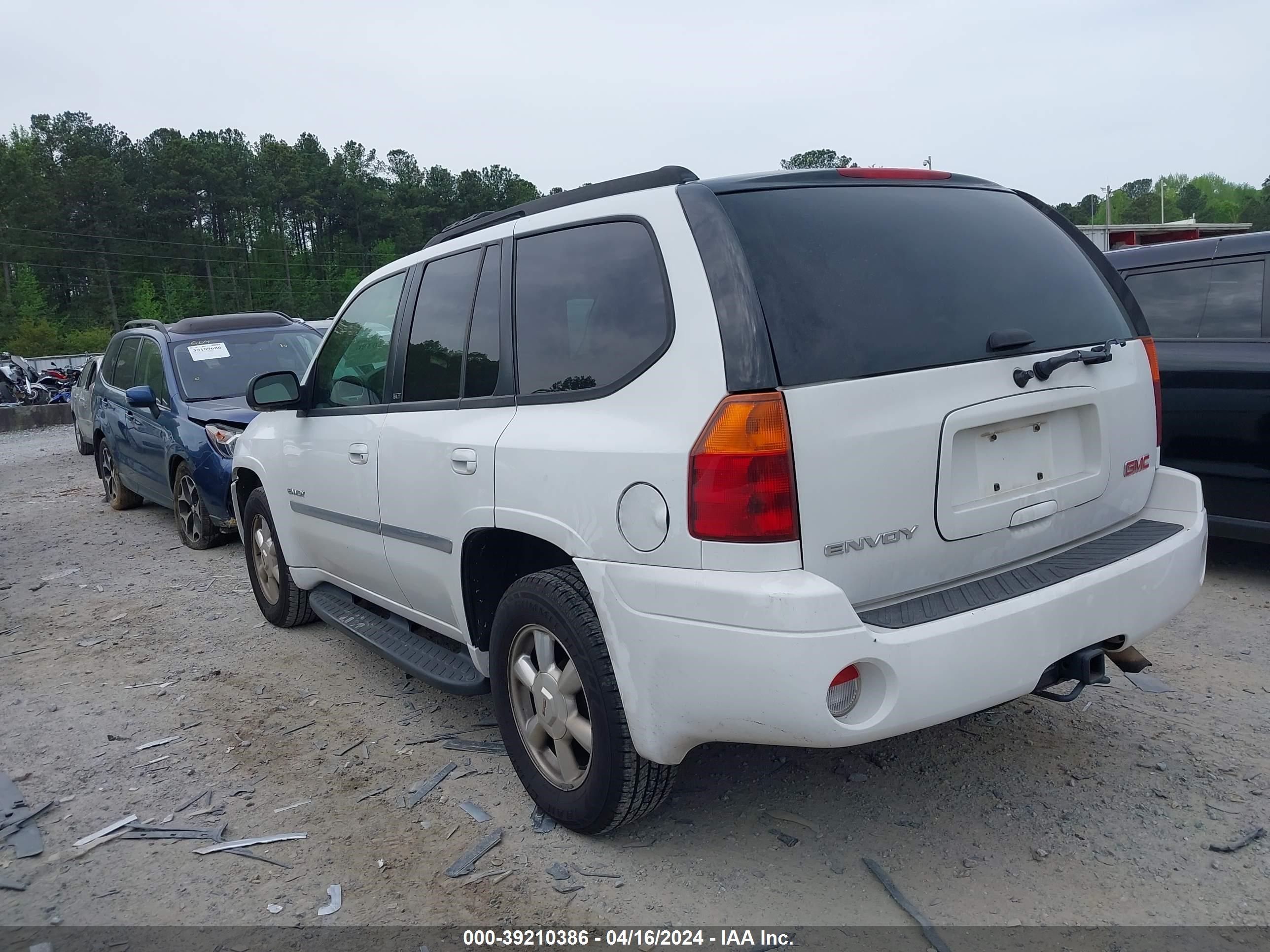 Photo 2 VIN: 1GKDS13SX62224666 - GMC ENVOY 