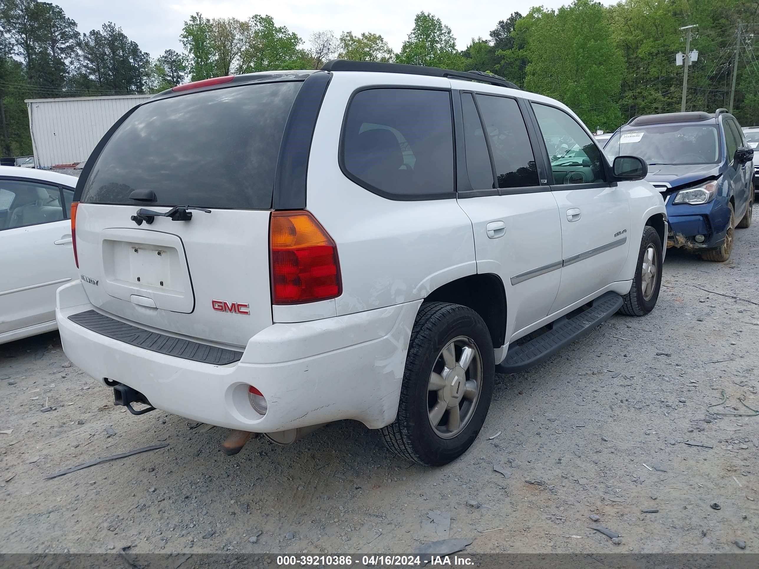 Photo 3 VIN: 1GKDS13SX62224666 - GMC ENVOY 