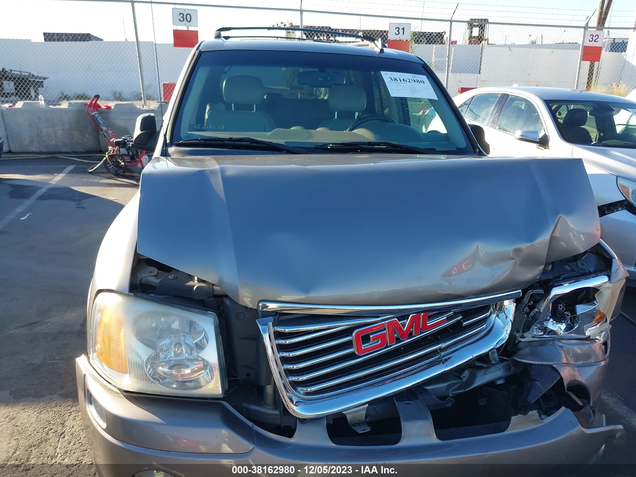 Photo 5 VIN: 1GKDS13SX62346007 - GMC ENVOY 