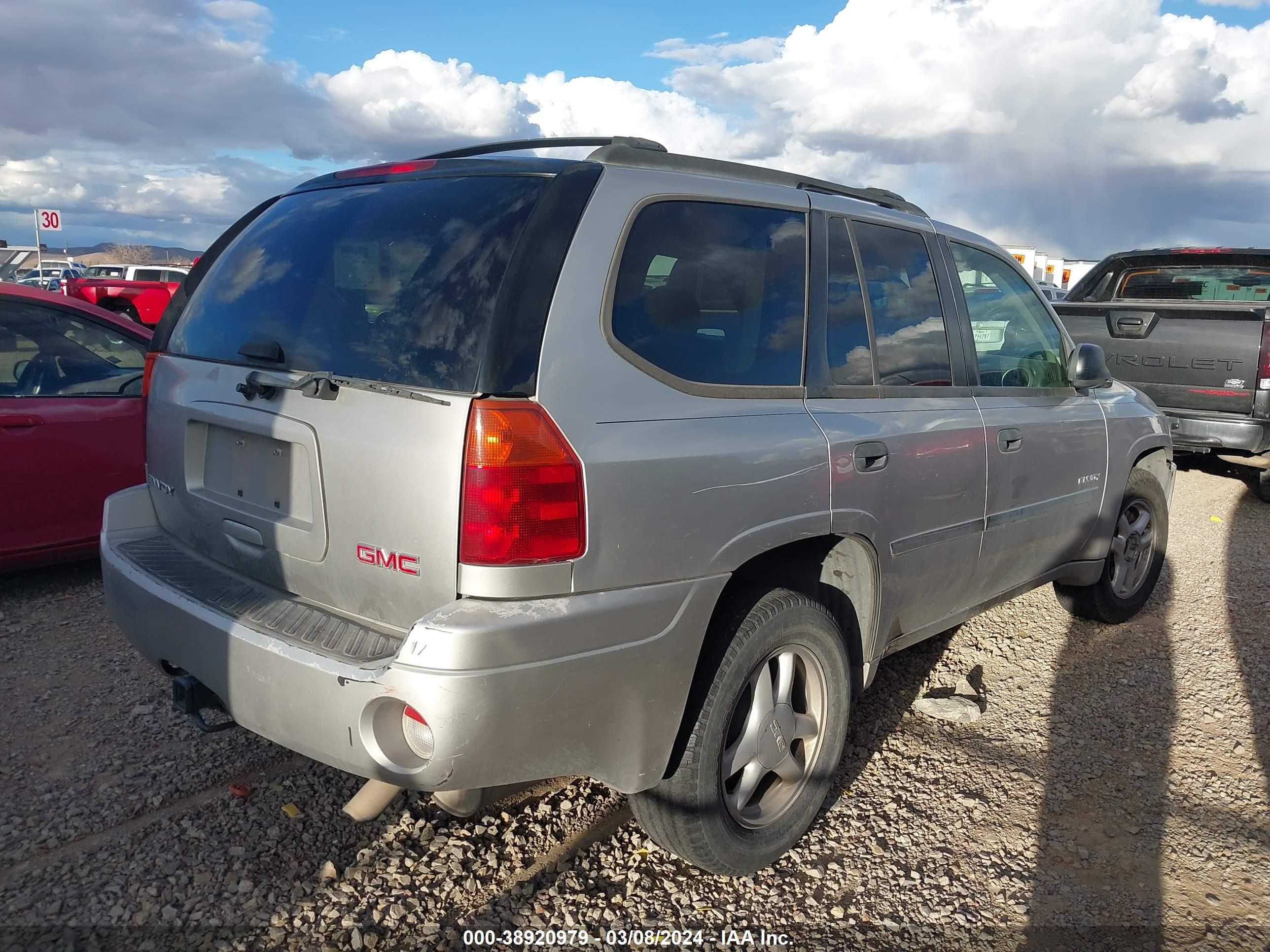 Photo 3 VIN: 1GKDS13SX62356391 - GMC ENVOY 