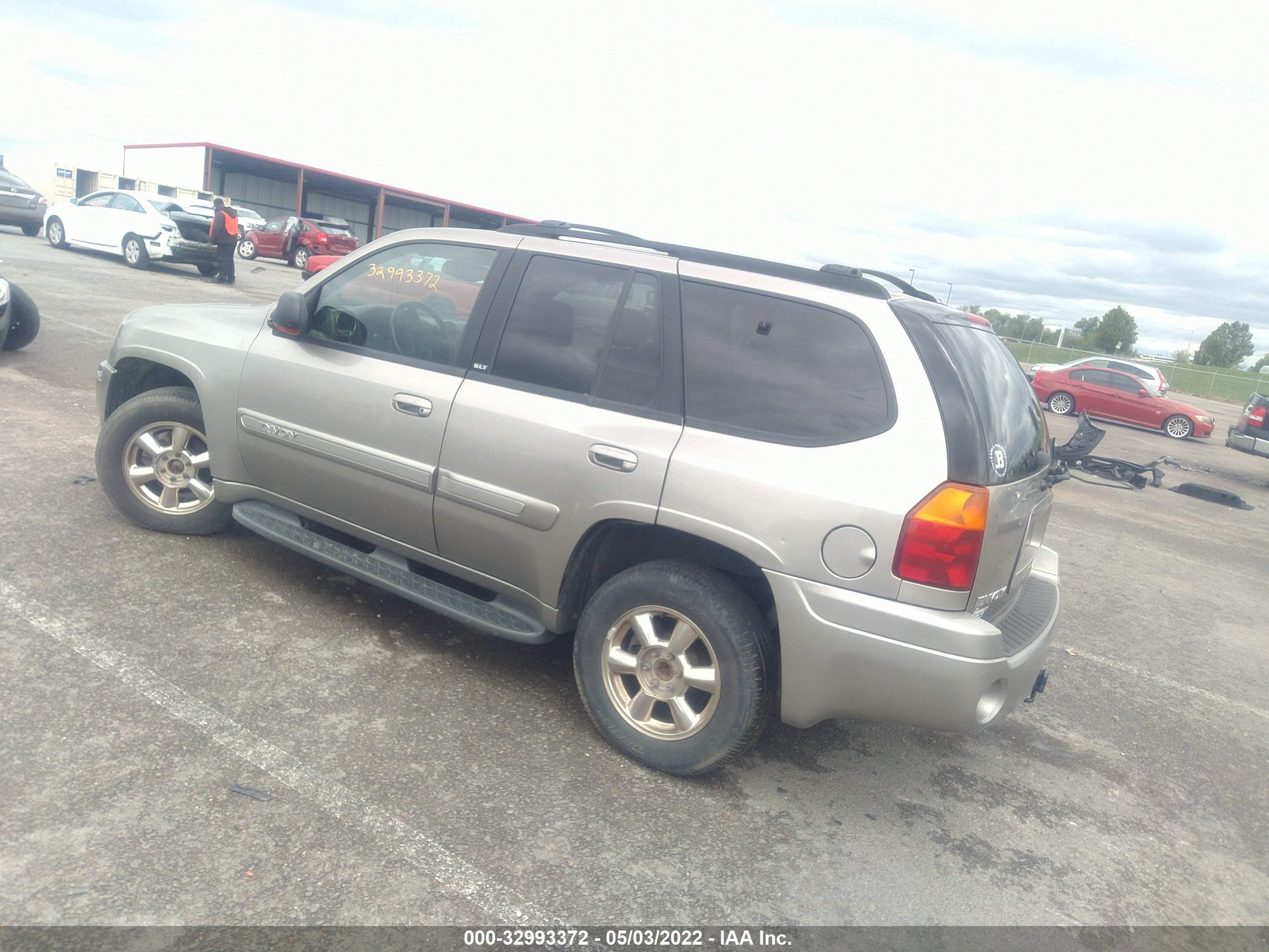 Photo 2 VIN: 1GKDT13S022490060 - GMC ENVOY 