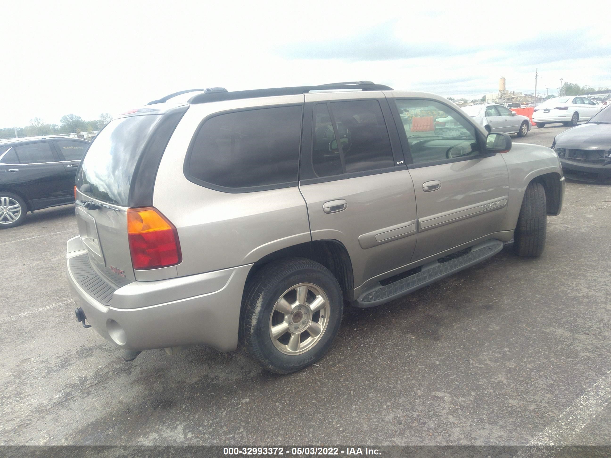 Photo 3 VIN: 1GKDT13S022490060 - GMC ENVOY 