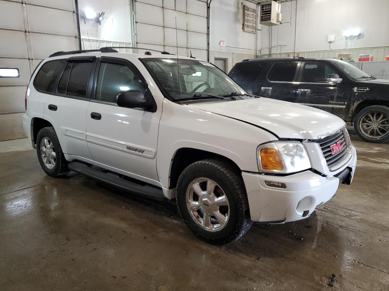 Photo 3 VIN: 1GKDT13S052330099 - GMC ENVOY 