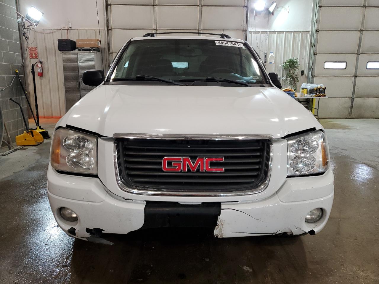 Photo 4 VIN: 1GKDT13S052330099 - GMC ENVOY 