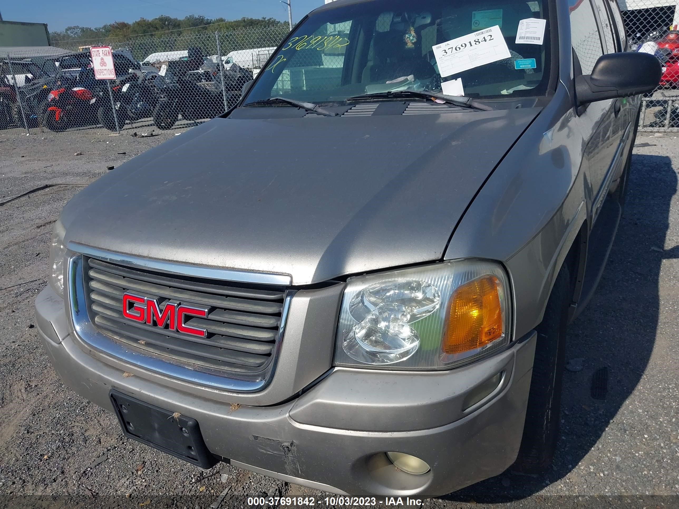 Photo 9 VIN: 1GKDT13S122243596 - GMC ENVOY 