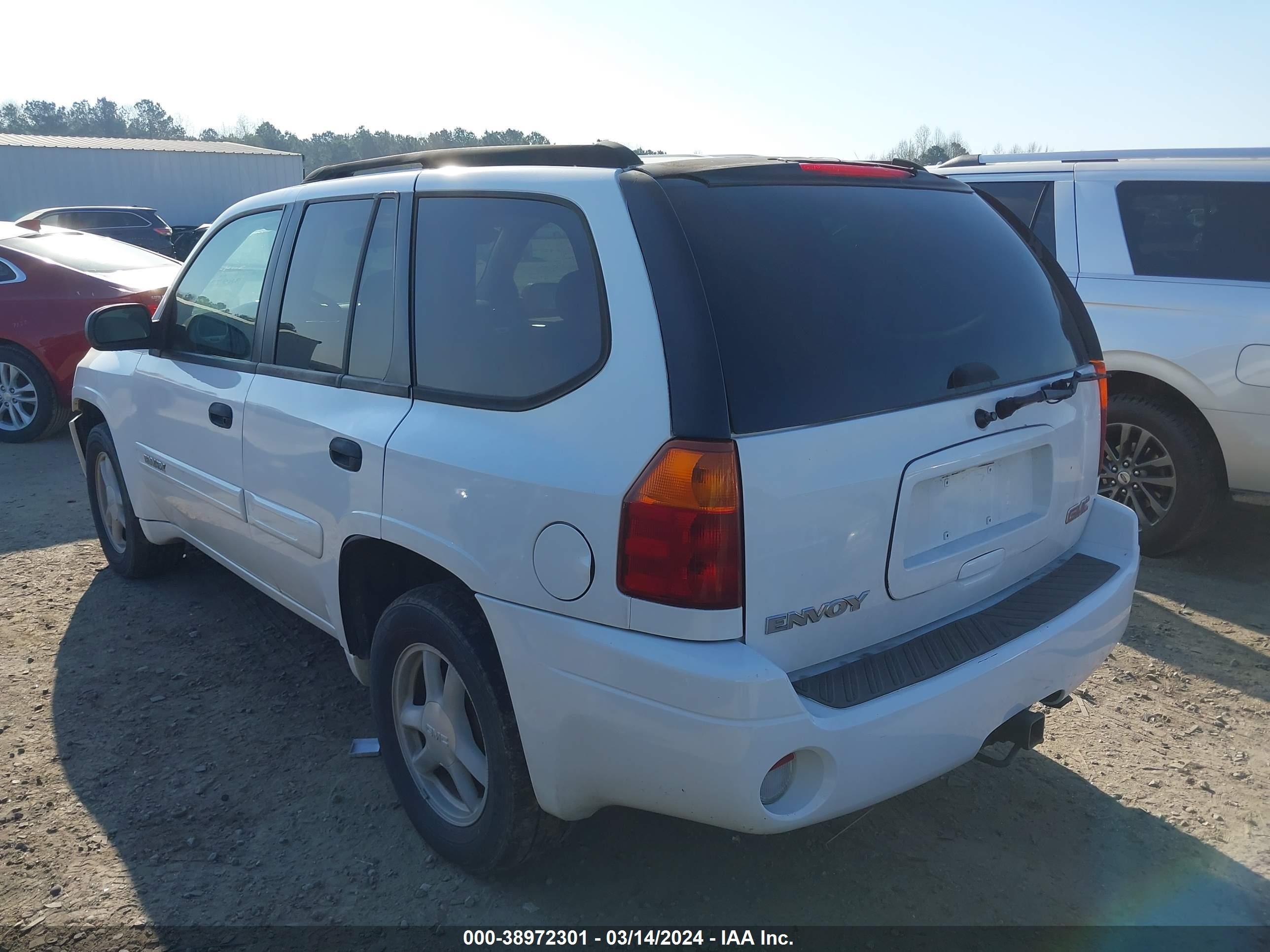 Photo 2 VIN: 1GKDT13S152113855 - GMC ENVOY 