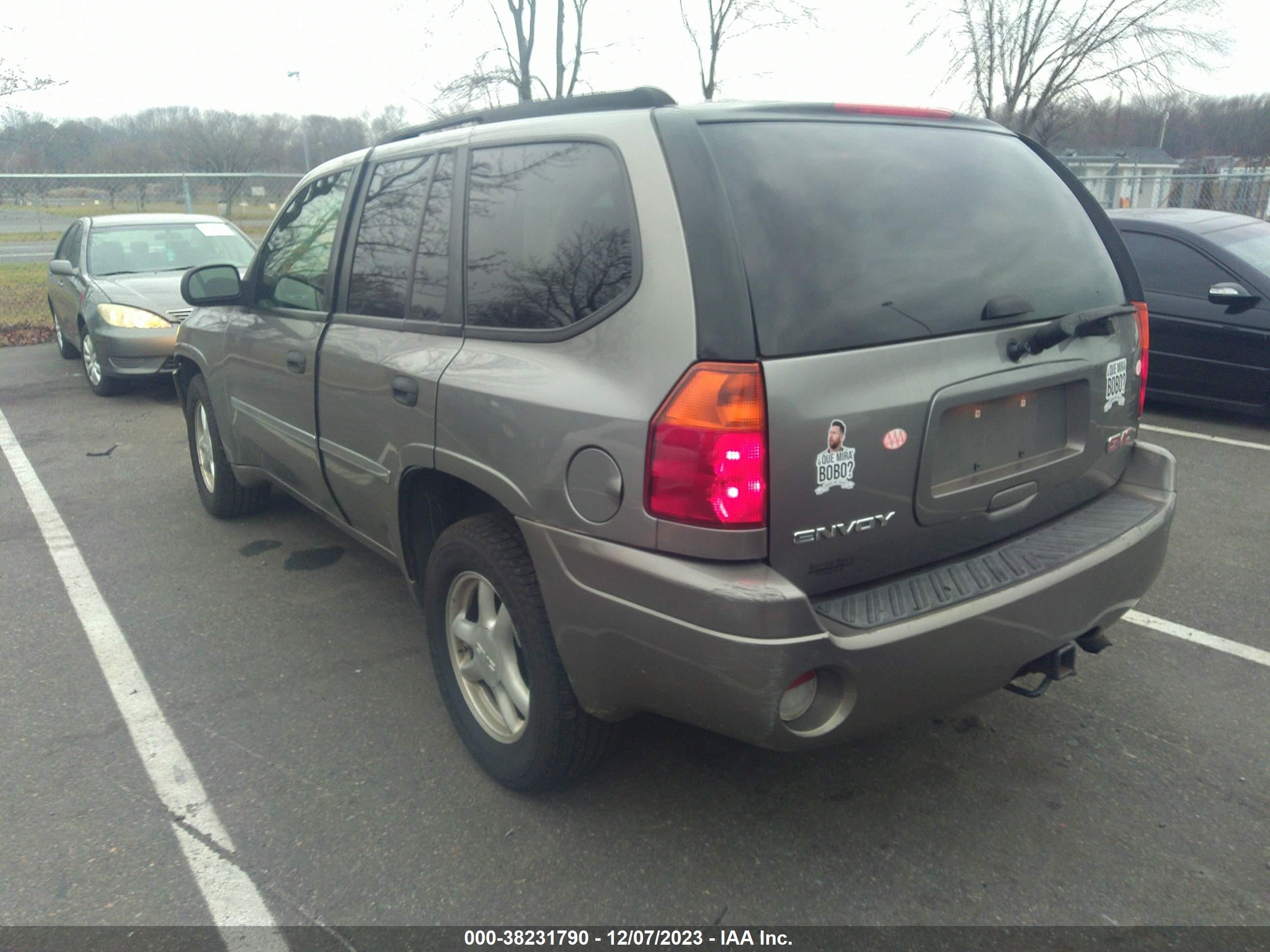 Photo 2 VIN: 1GKDT13S172271650 - GMC ENVOY 