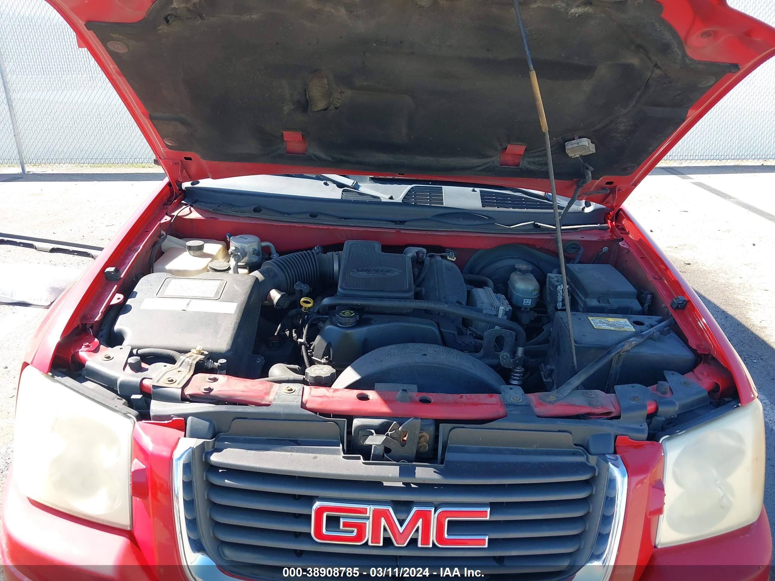 Photo 9 VIN: 1GKDT13S222449784 - GMC ENVOY 