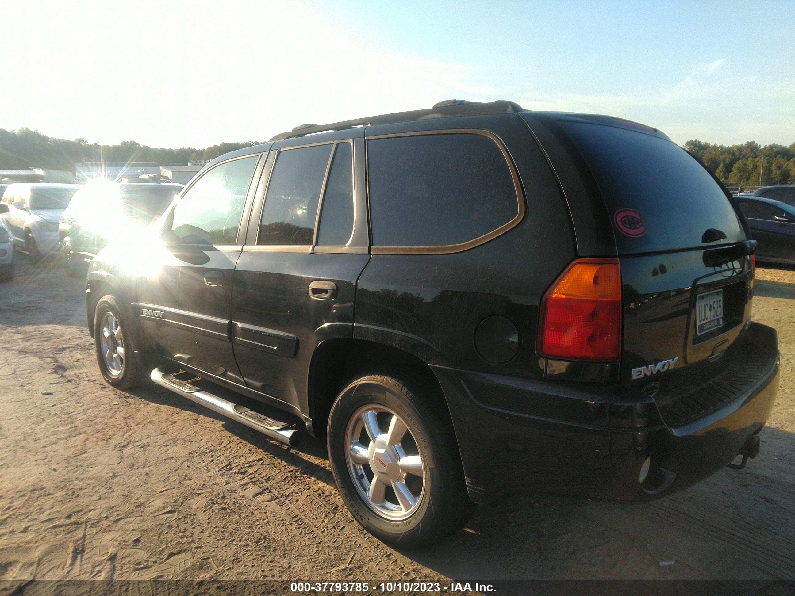 Photo 2 VIN: 1GKDT13S242156244 - GMC ENVOY 