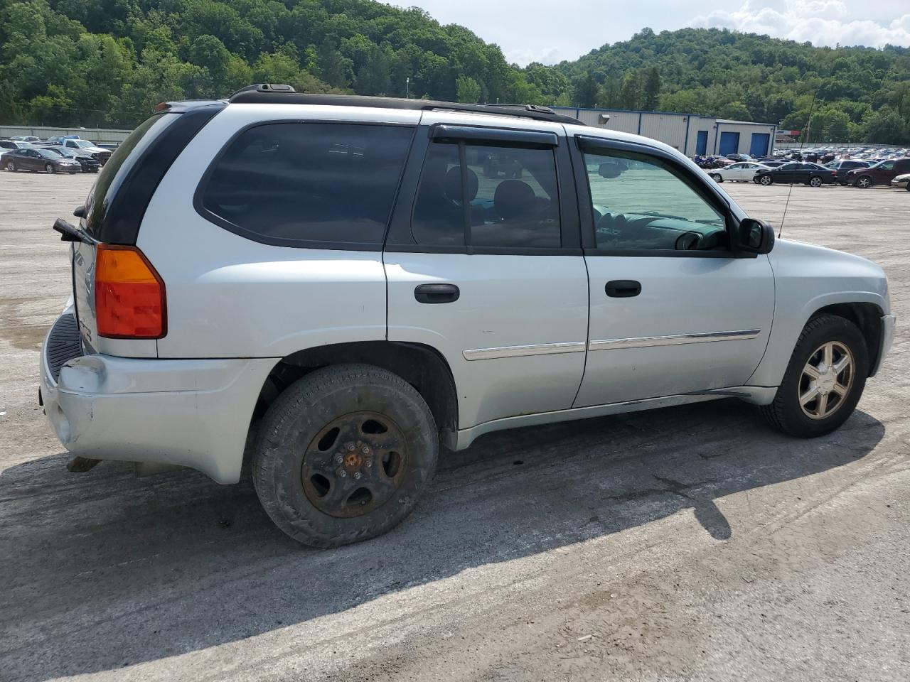 Photo 2 VIN: 1GKDT13S282177665 - GMC ENVOY 