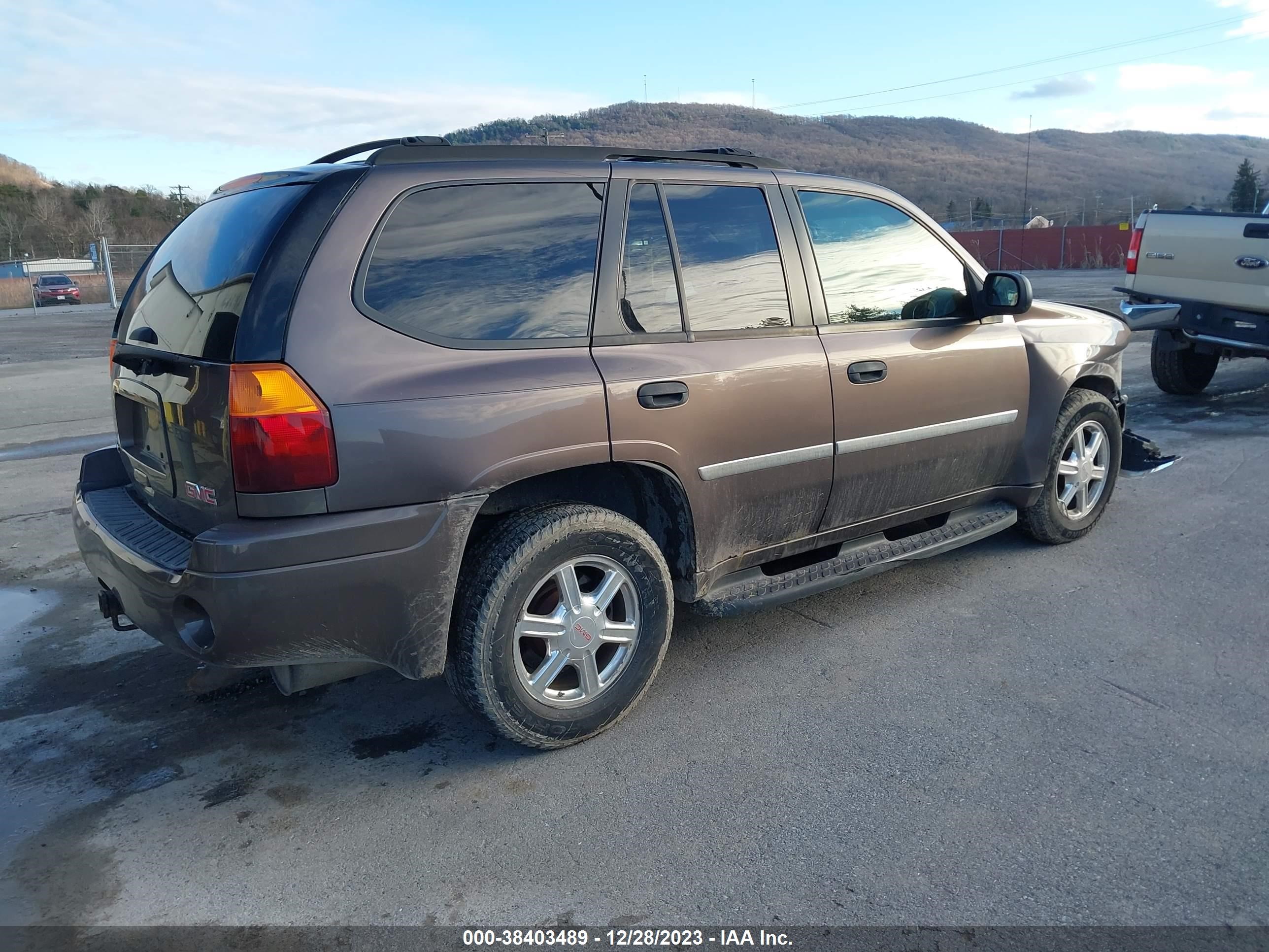 Photo 3 VIN: 1GKDT13S382110704 - GMC ENVOY 