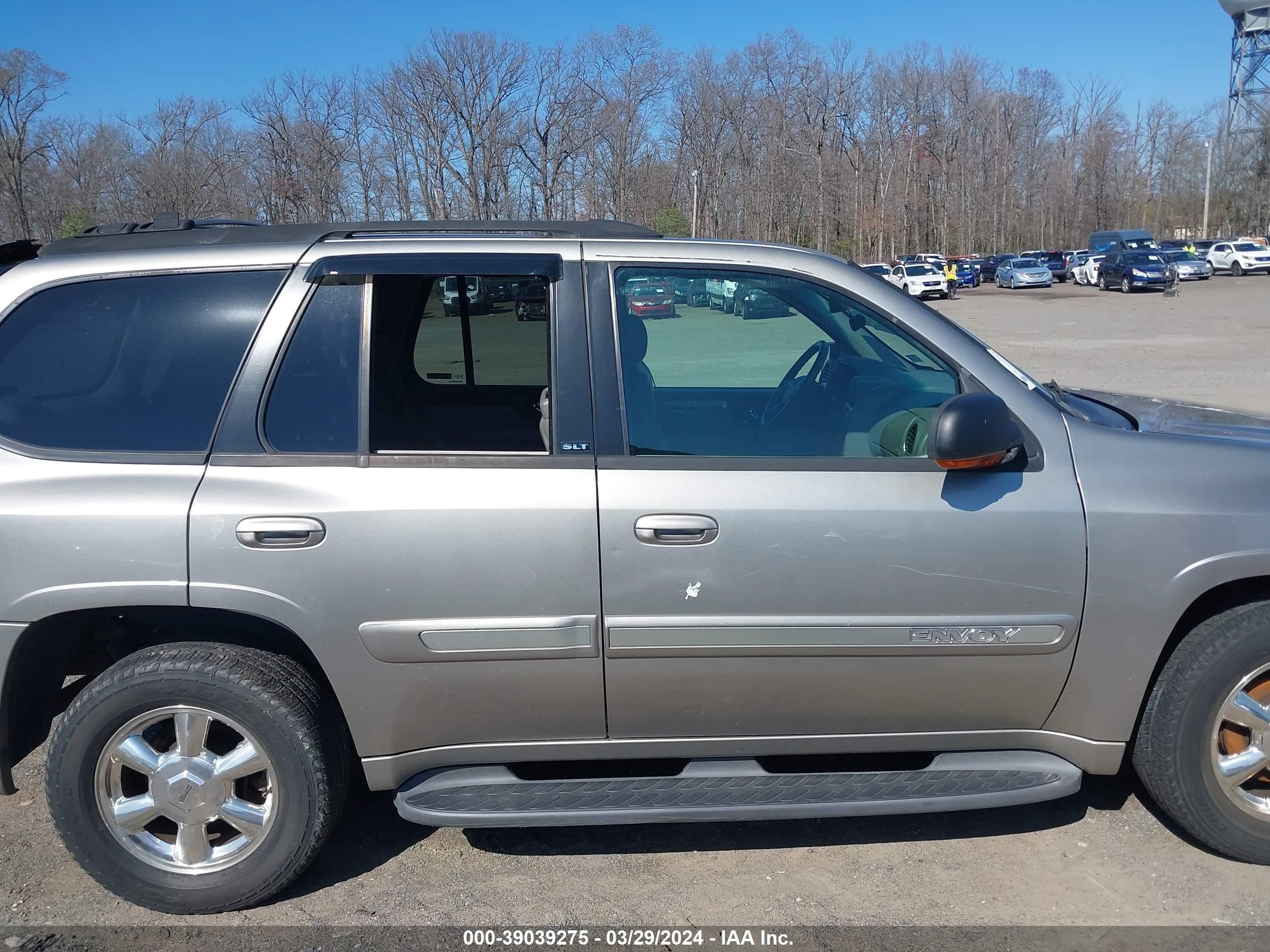 Photo 11 VIN: 1GKDT13S422348956 - GMC ENVOY 